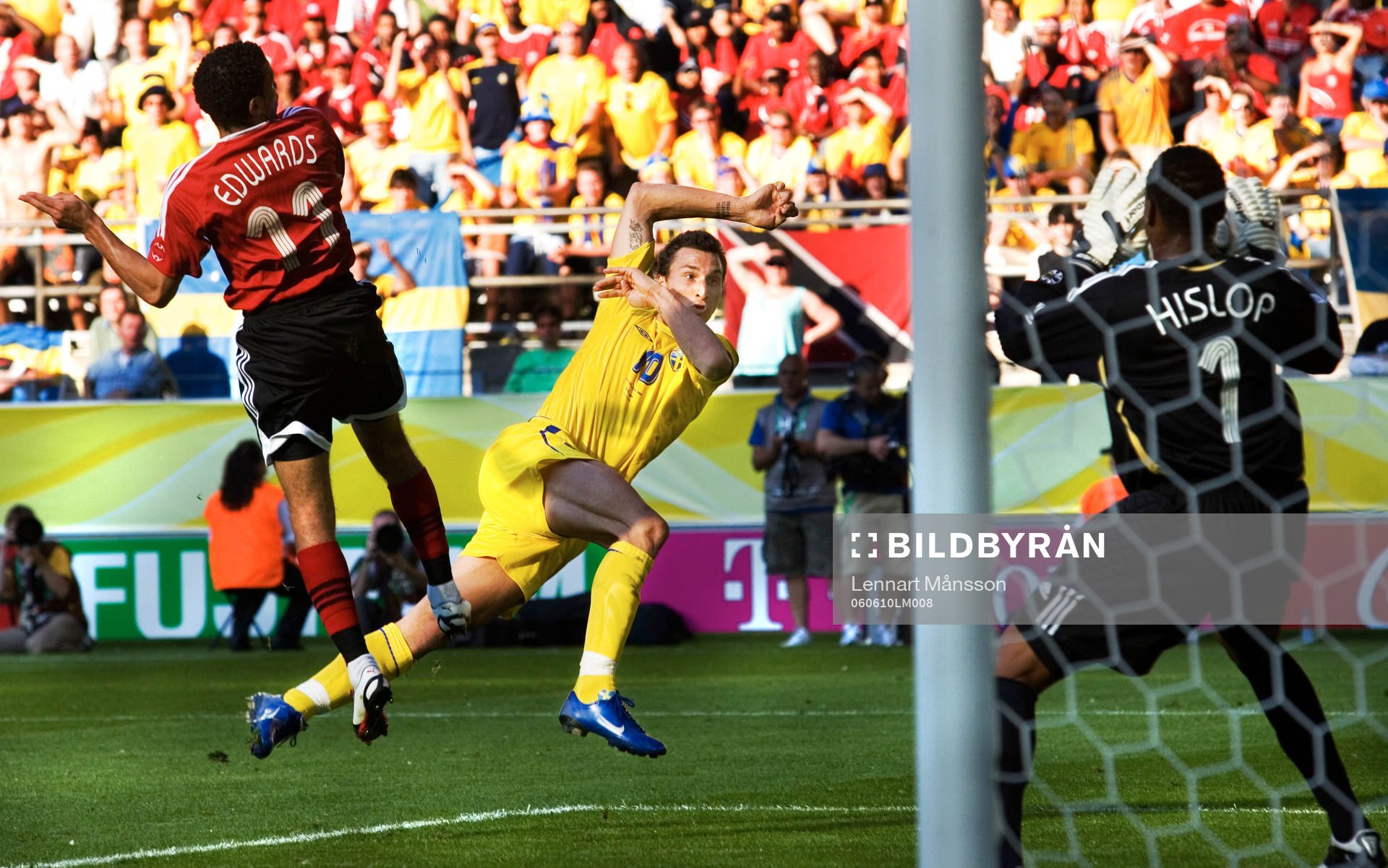 Zlatan Ibrahimovic, Sverige skjuter mot målvakt, Shaka