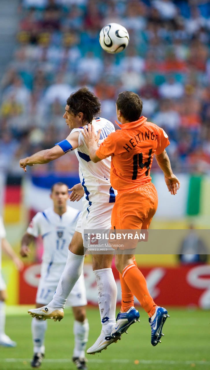 Nickduell Heitinga och Milosevic