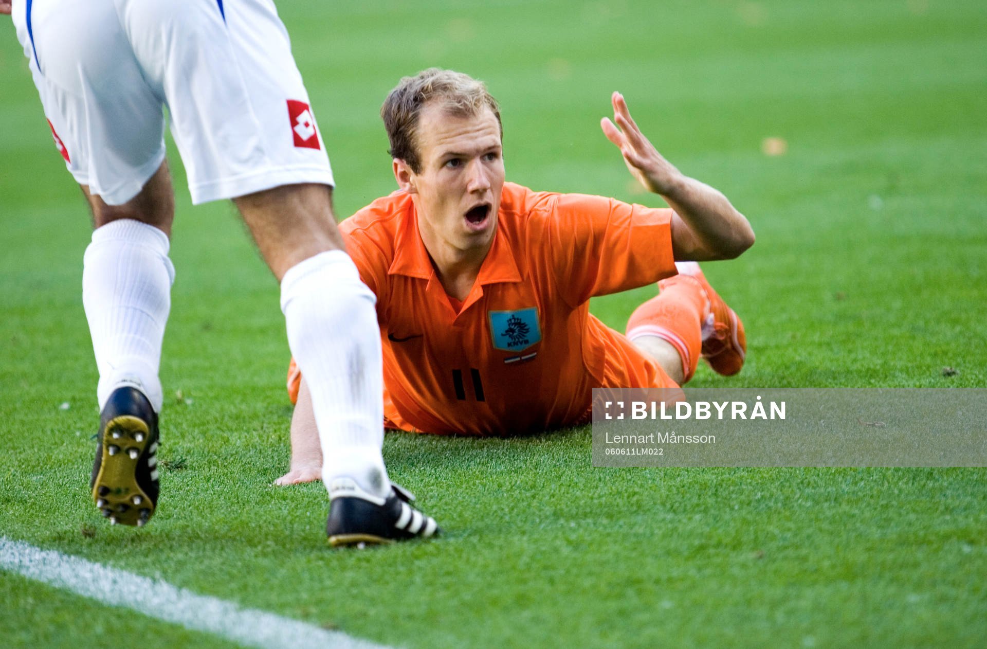Arjen Robben, Holland, fälld, vill ha straff