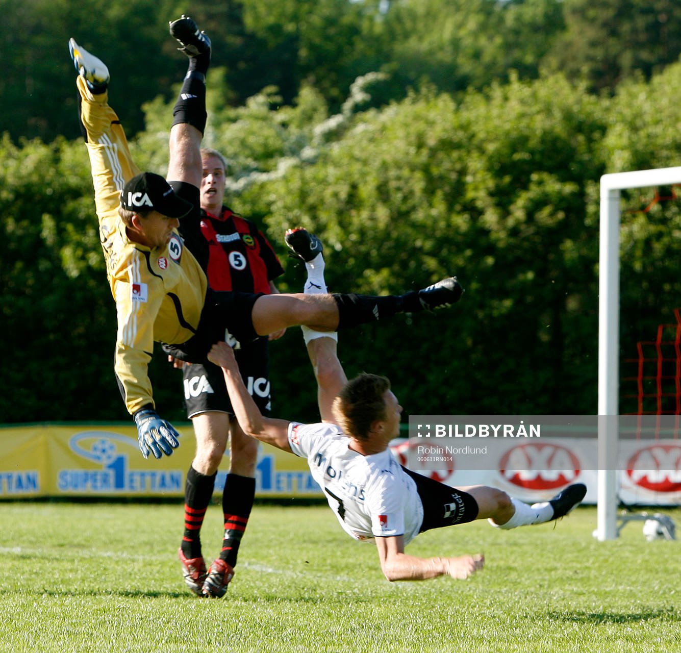 Krock mellan Kristoffer Björklund, målvakt, BP och Johan