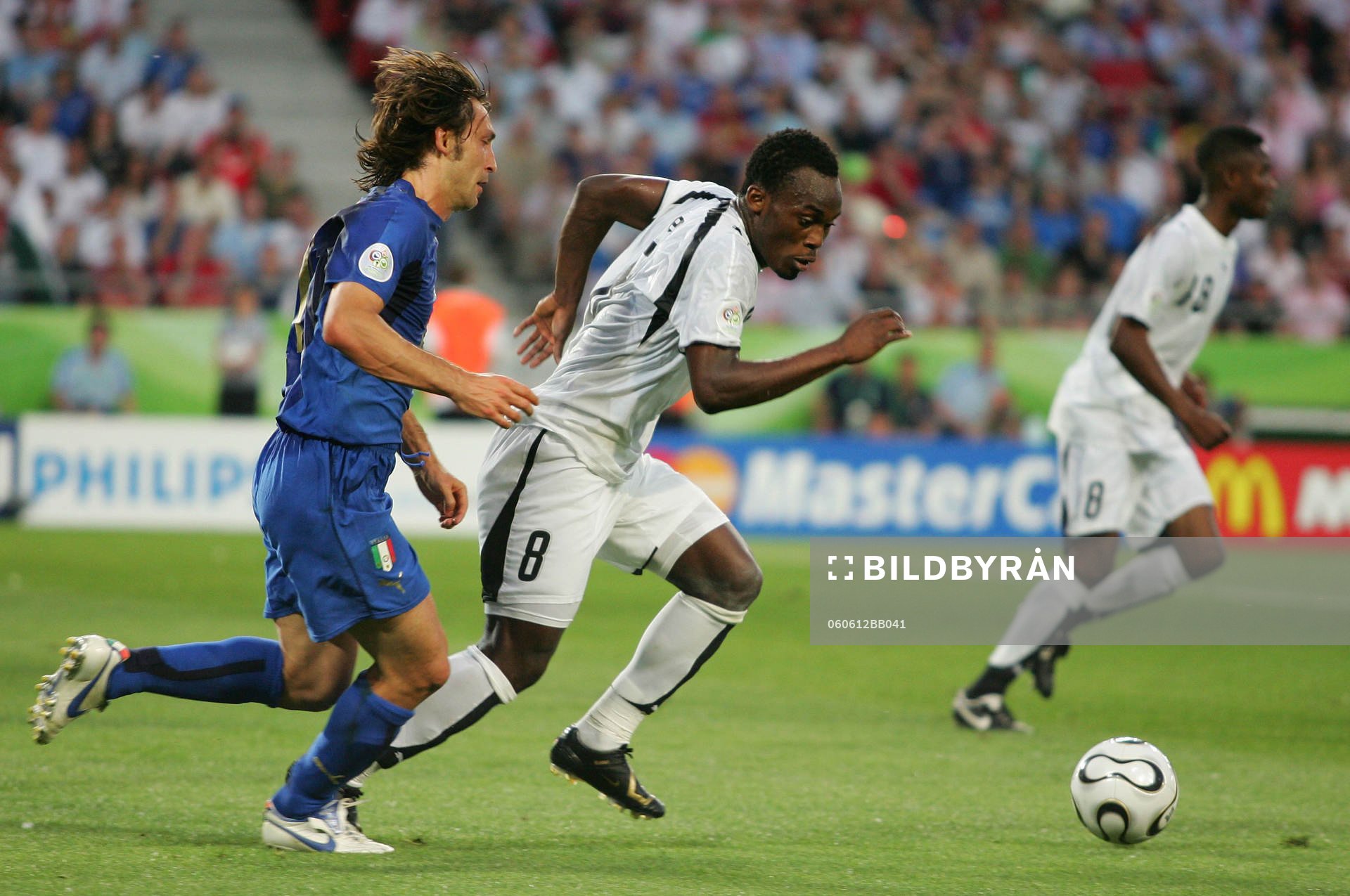 Andrea Pirlo, Italien och Michael Essien, Ghana