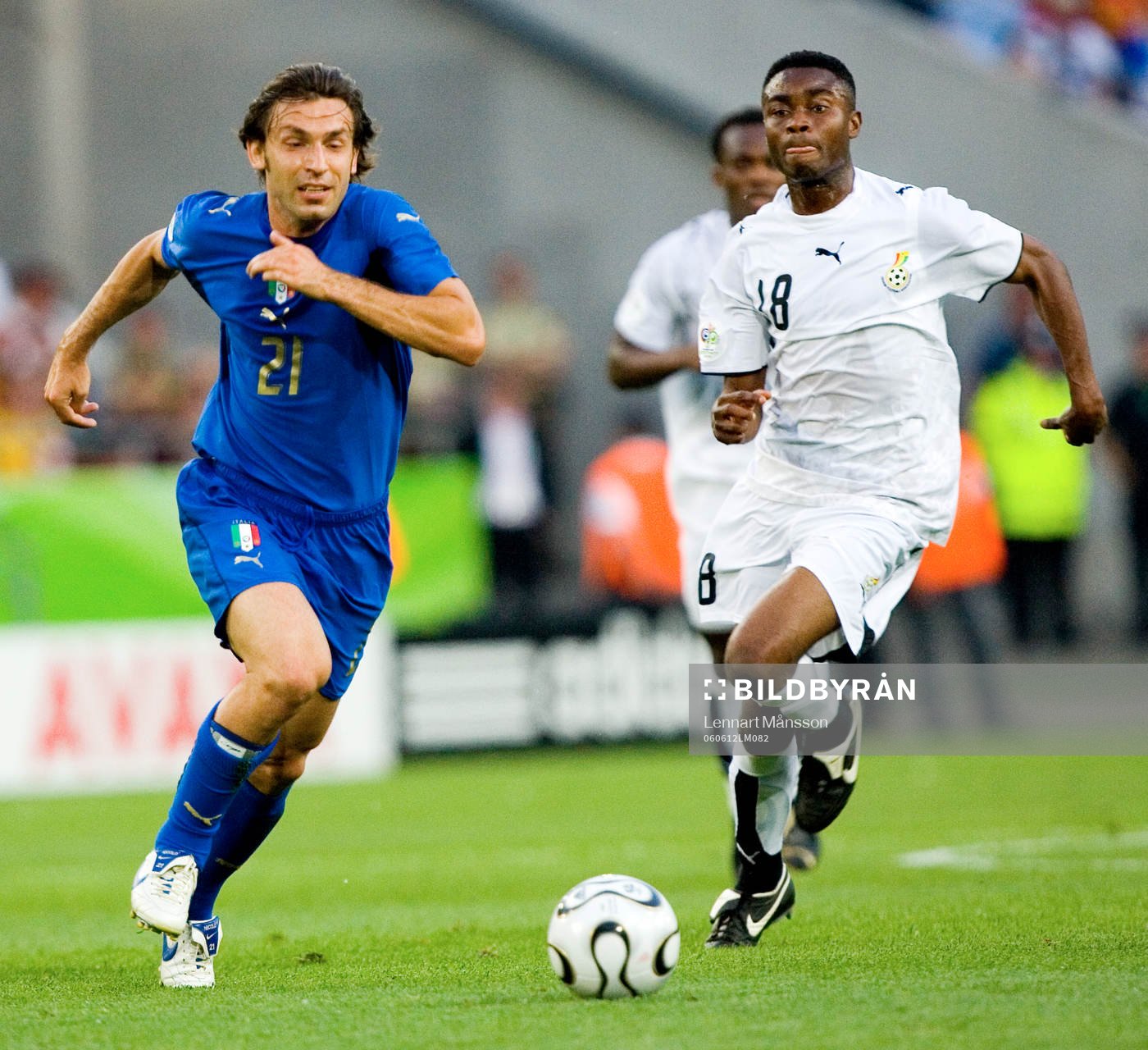 Andrea Pirlo, Italien och Eric Addo, Ghana