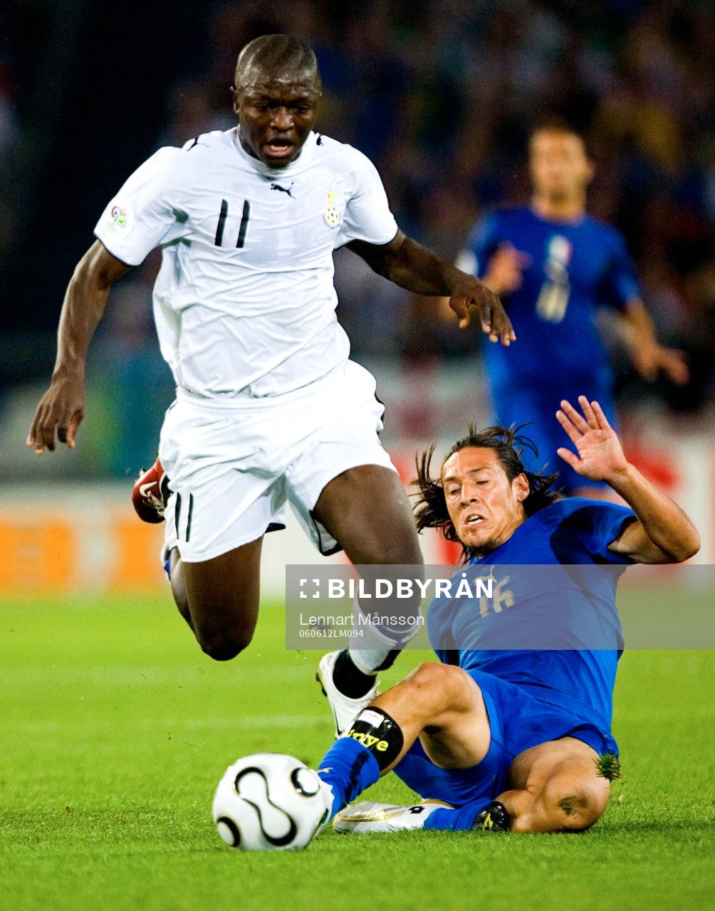 Sulley Muntari, Ghana och Mauro Camoranesi, Italien