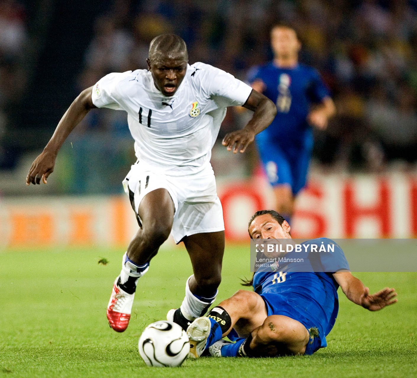 Sulley Muntari, Ghana och Mauro Camoranesi, Italien