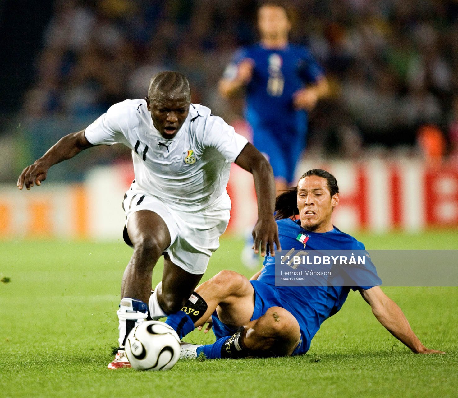 Sulley Muntari, Ghana och Mauro Camoranesi, Italien
