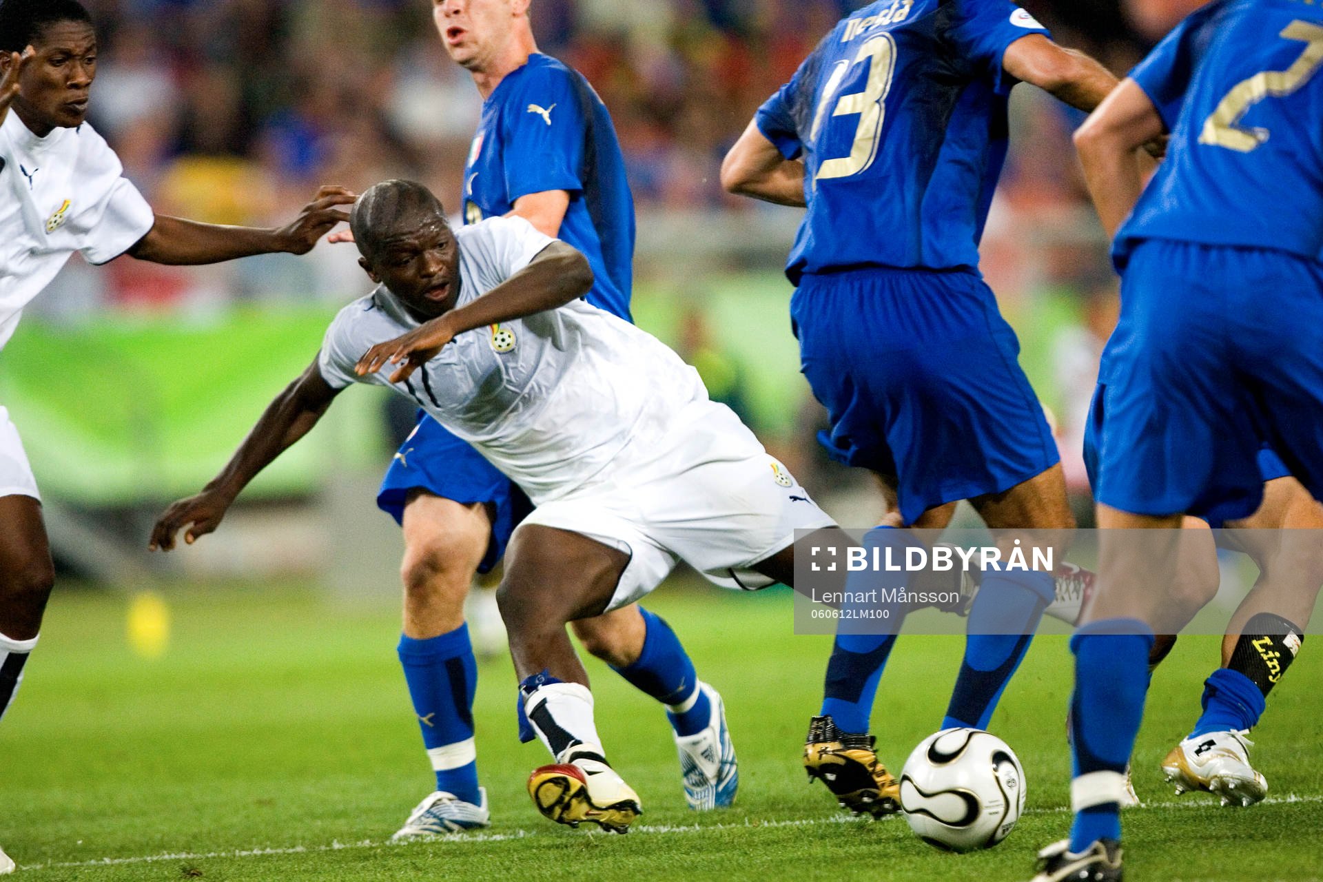 Sulley Muntari, Ghana kämpar