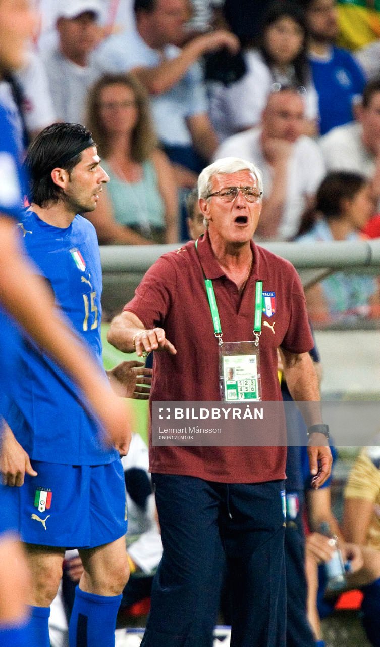  Marcello Lippi, förbundskapten, tränare och Vincenzo Iaquinta, Italien