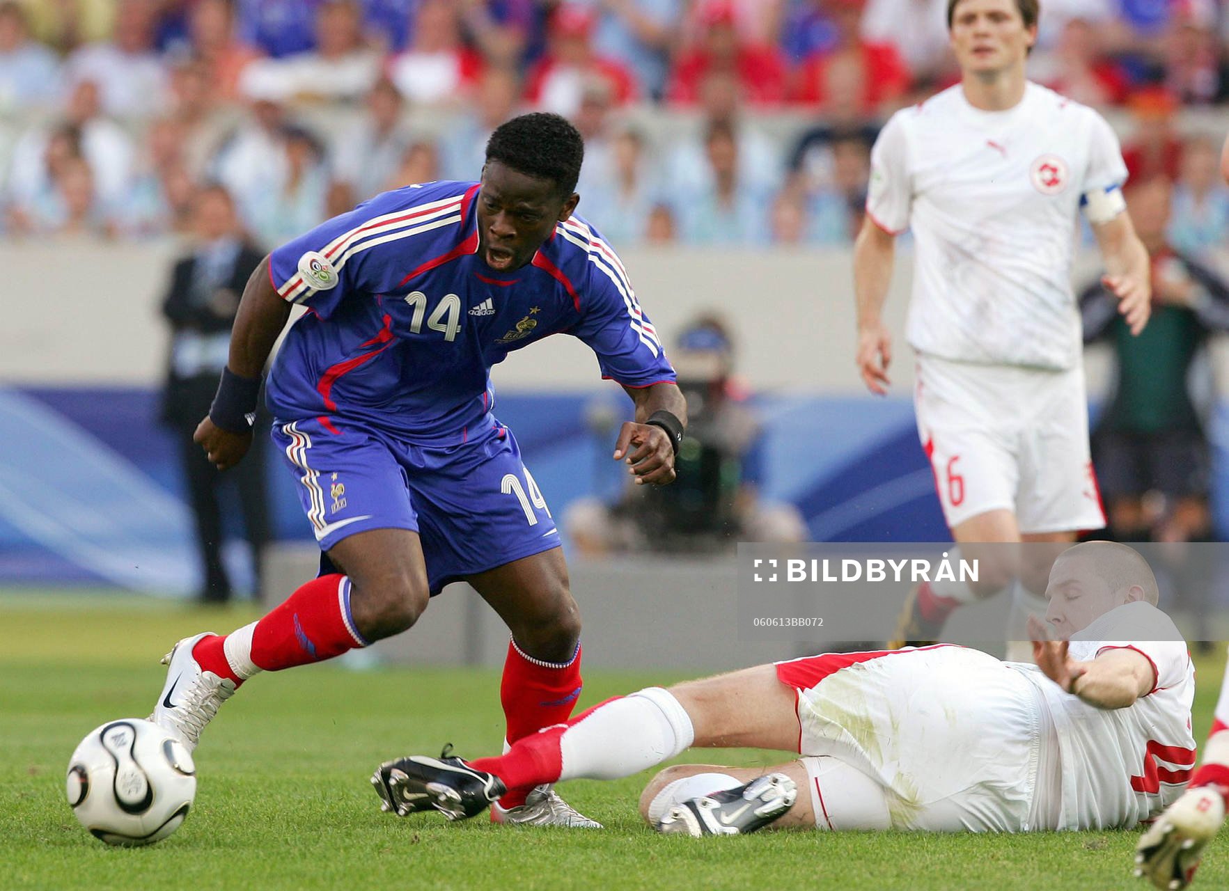 Louis Saha, Frankrike och Philippe Senderos, Schweiz