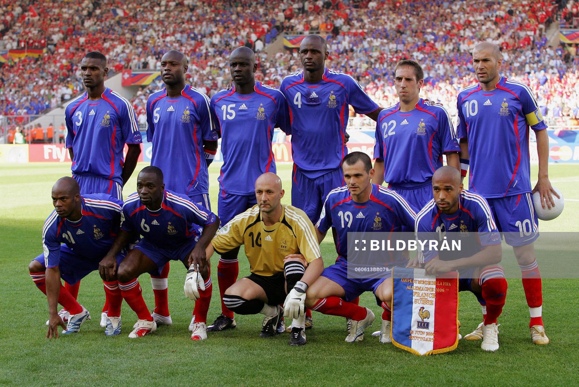 Bakre raden från vänster:  Eric Abidal, William Gallas,