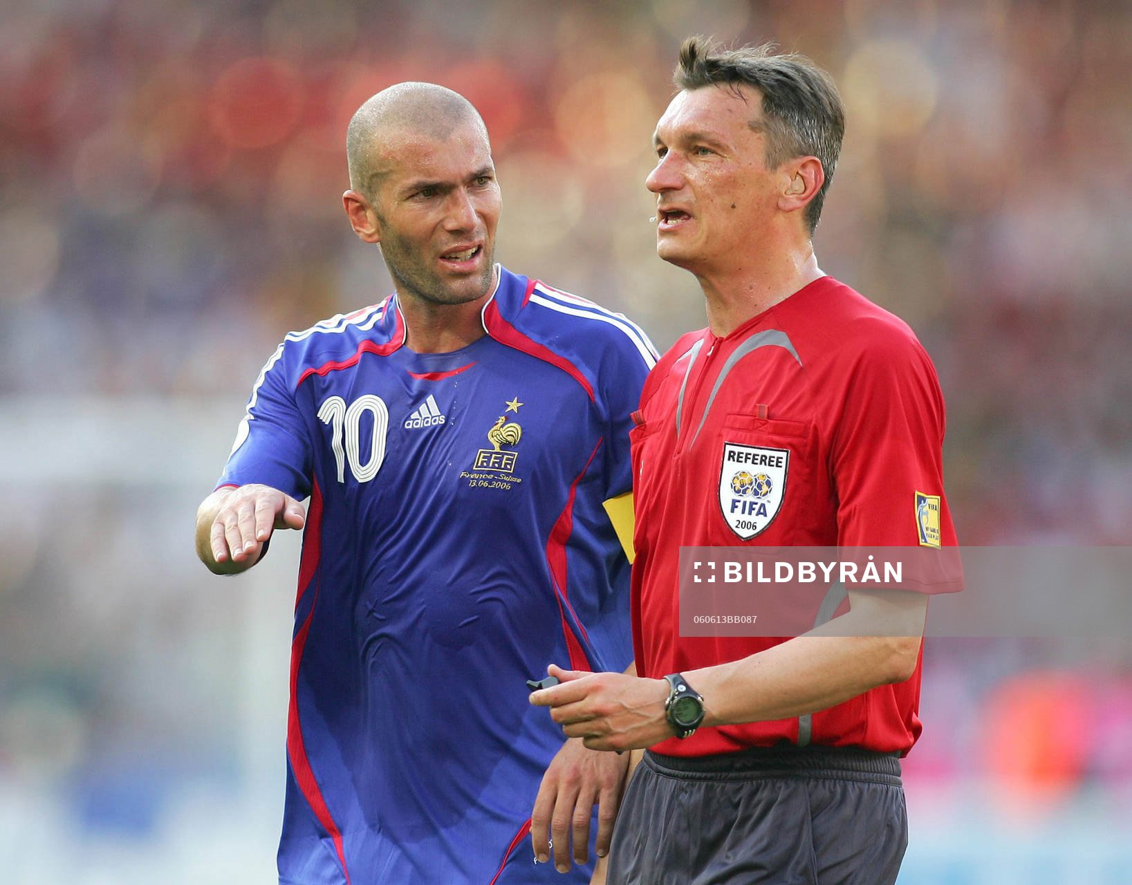  Zinedine Zidane, Frankrike och domare Valentin Ivanov, Ryssland