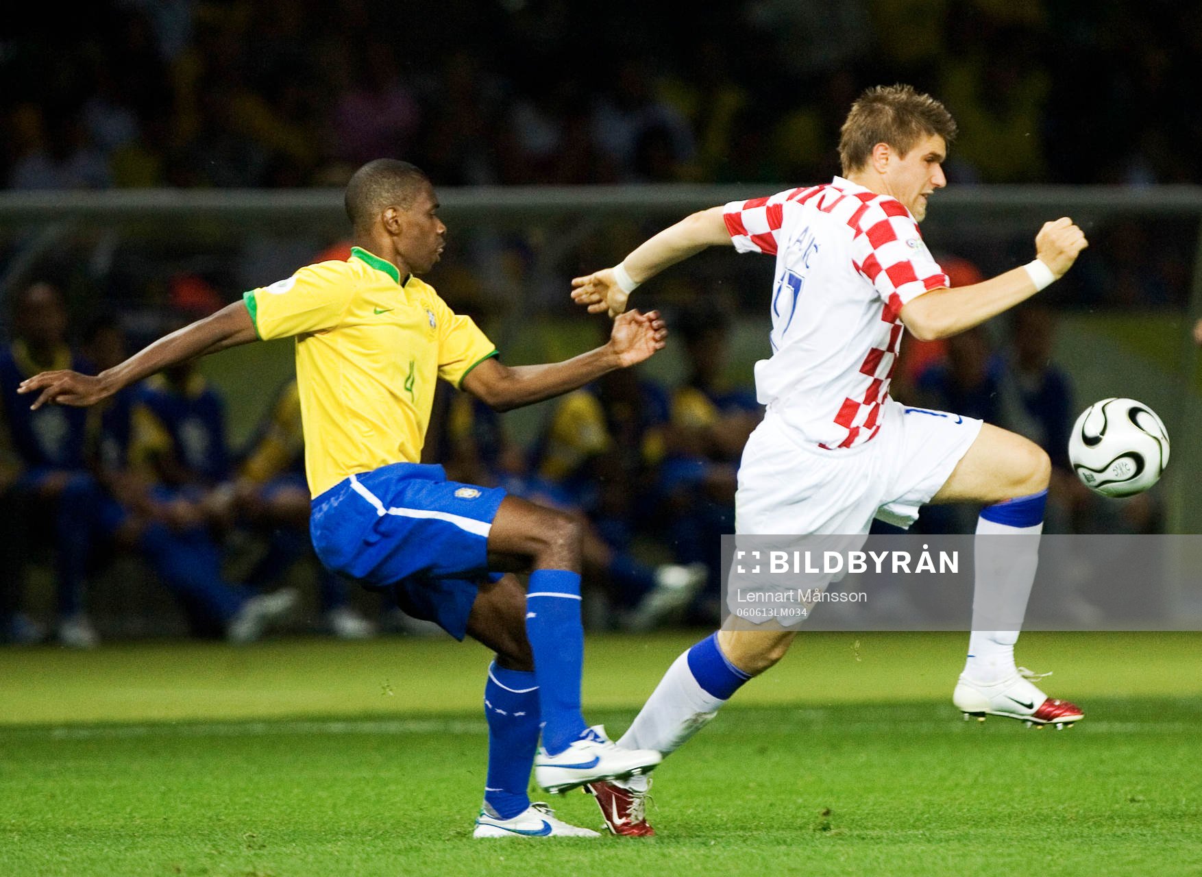 Juan, Brasilien jagar Ivan Klasnic, Kroatien
