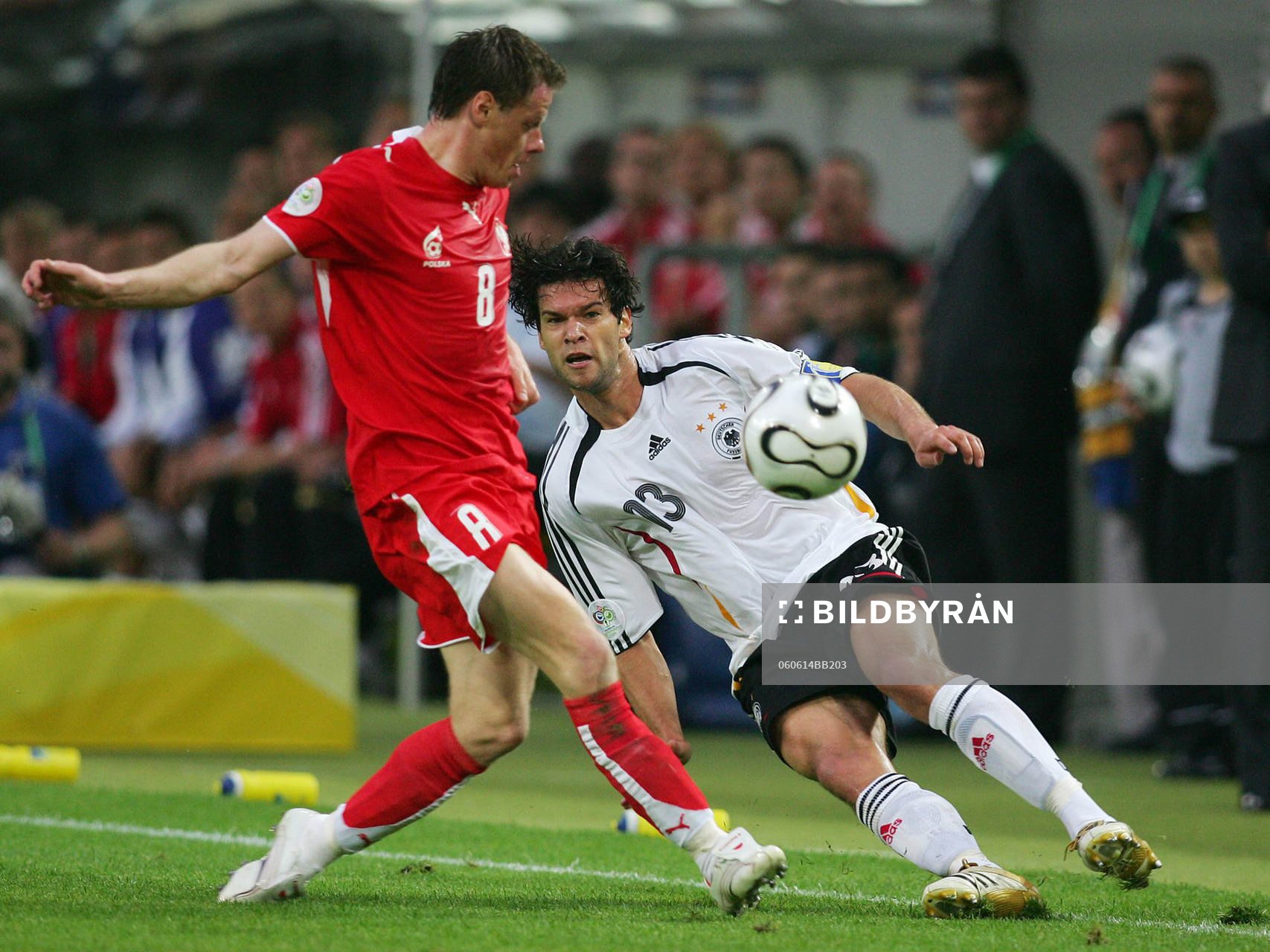 Jacek Krzynowek, Polen och Michael Ballack, Tyskland