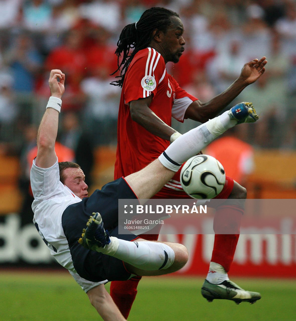Wayne Rooney, England och Brent Sancho, Trinidad