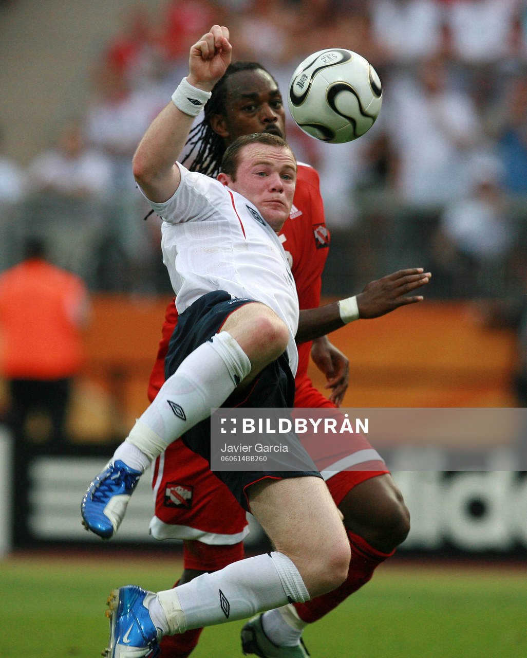 Wayne Rooney, England och Brent Sancho, Trinidad