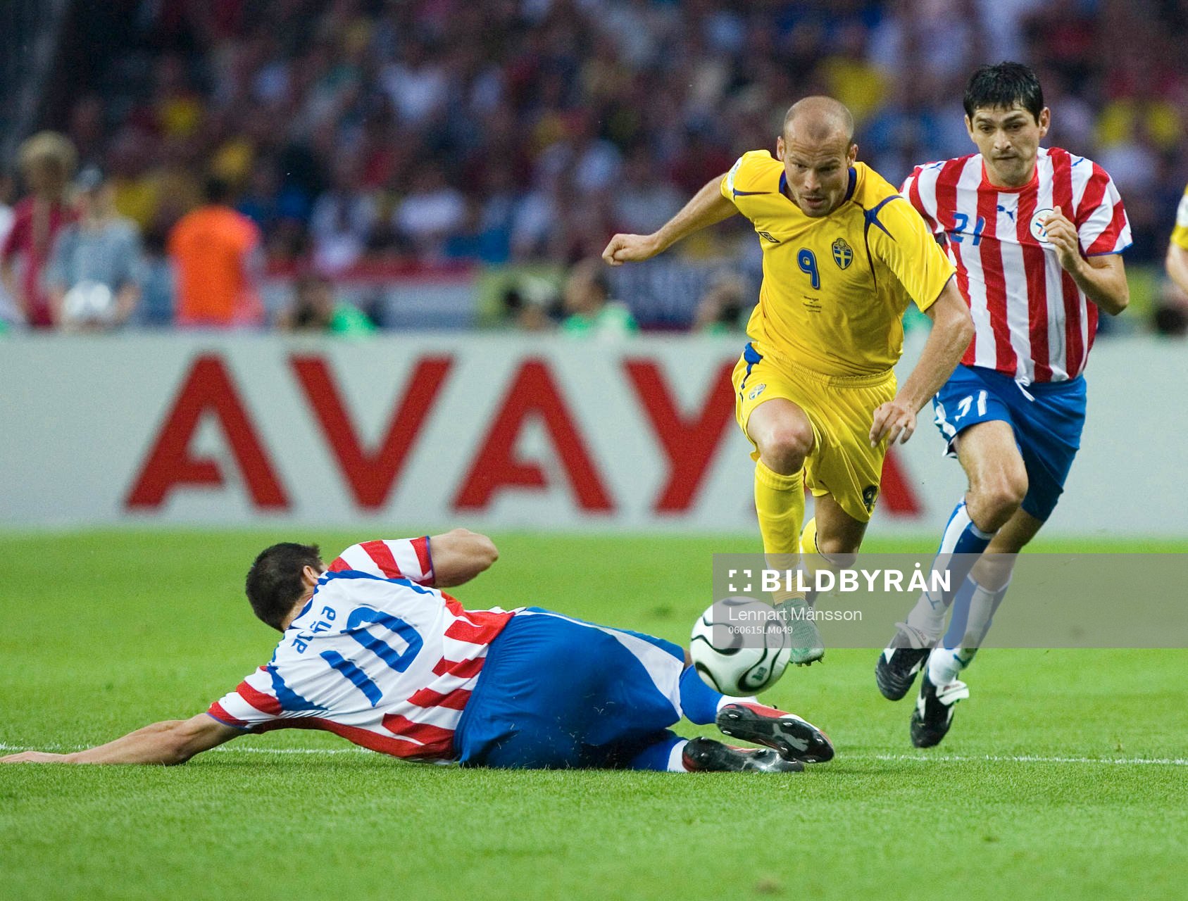 Fredrik Ljungberg, Sverige och Roberto Acuna, Paraguay