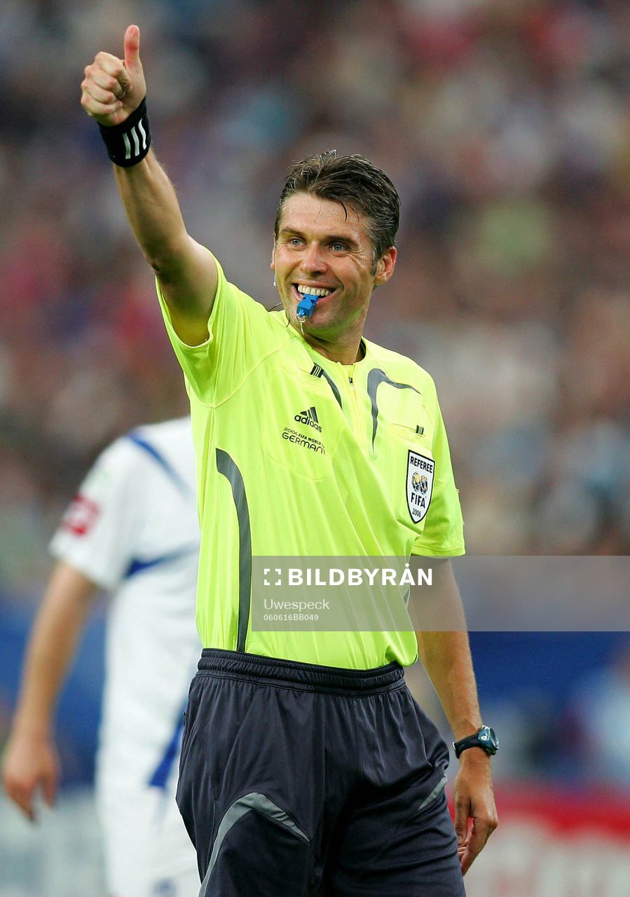 Roberto Rosetti, Italien, domare. Tecken, visselpipa