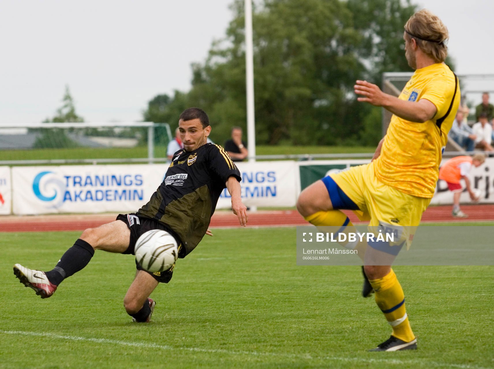 Burim Rexhepi skjuter