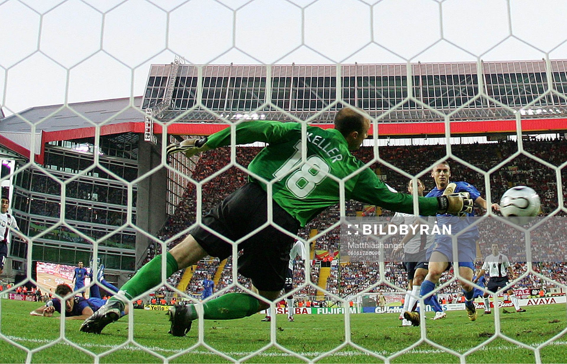 1-0 av Alberto Gilardino, Italien