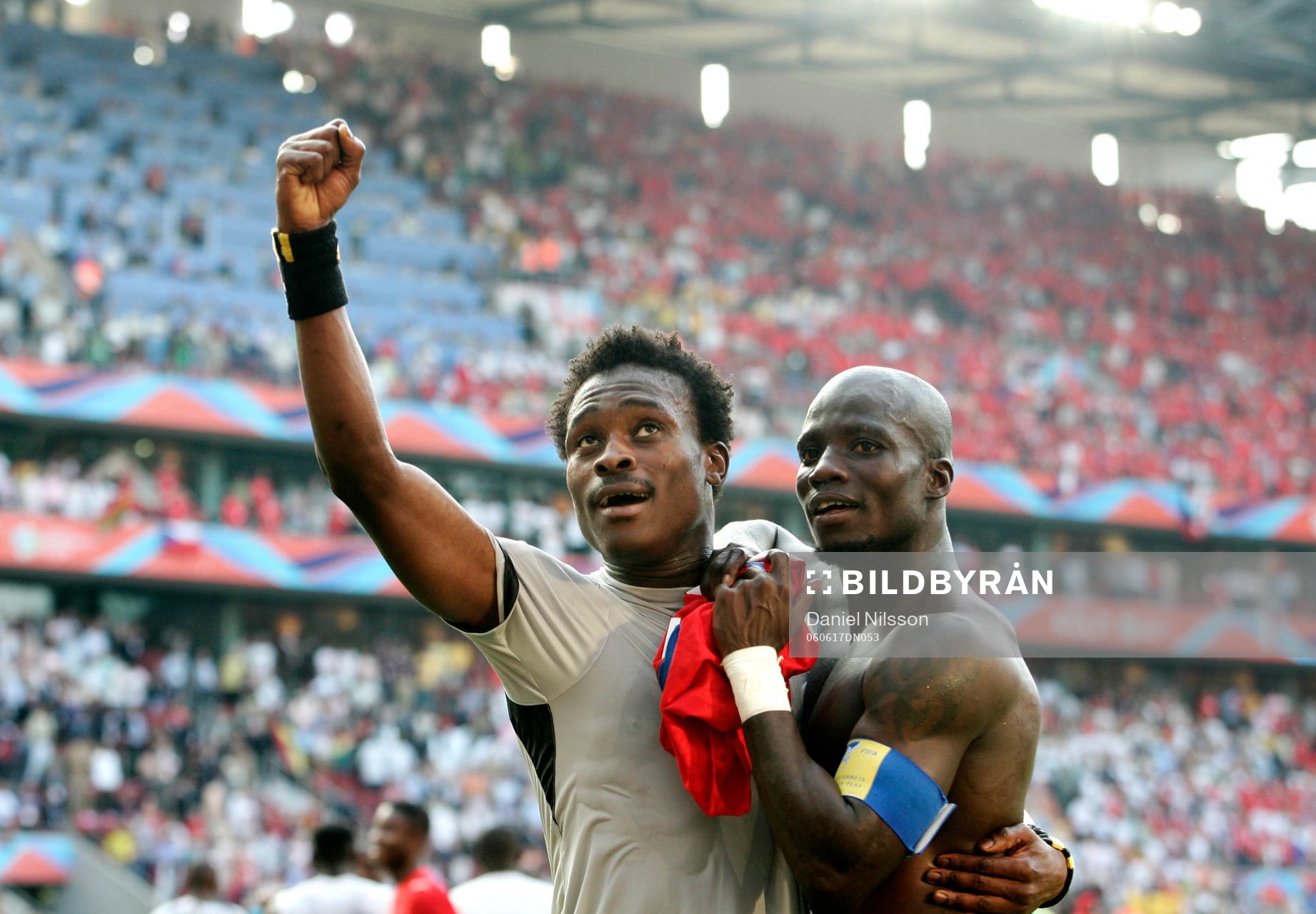 Derek Boateng och Stephen Appiah, Ghana, jubel