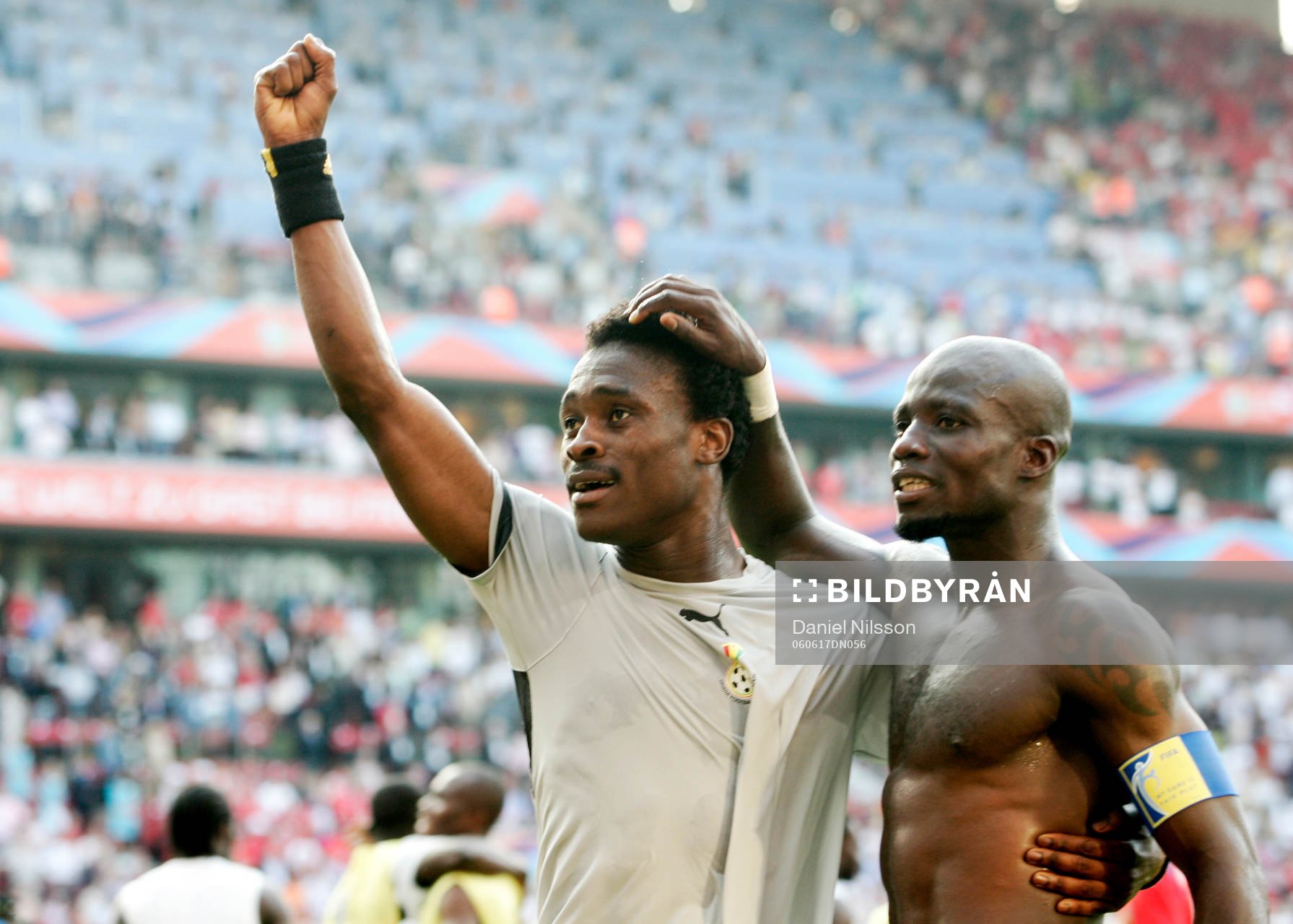 Derek Boateng och Stephen Appiah, Ghana, jubel