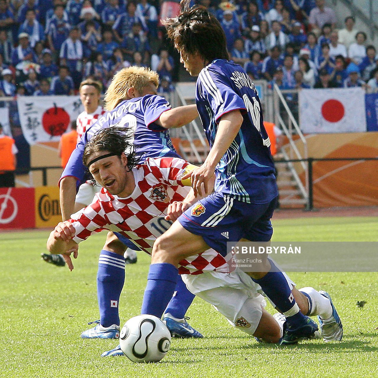 Niko Kovac, Kroatien faller mellan Junichi Inamoto,