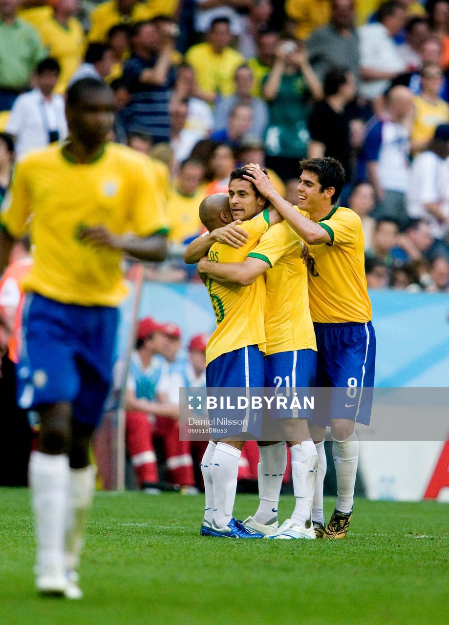 Roberto Carlos, Fred och Kaka, Brasilien, jubel