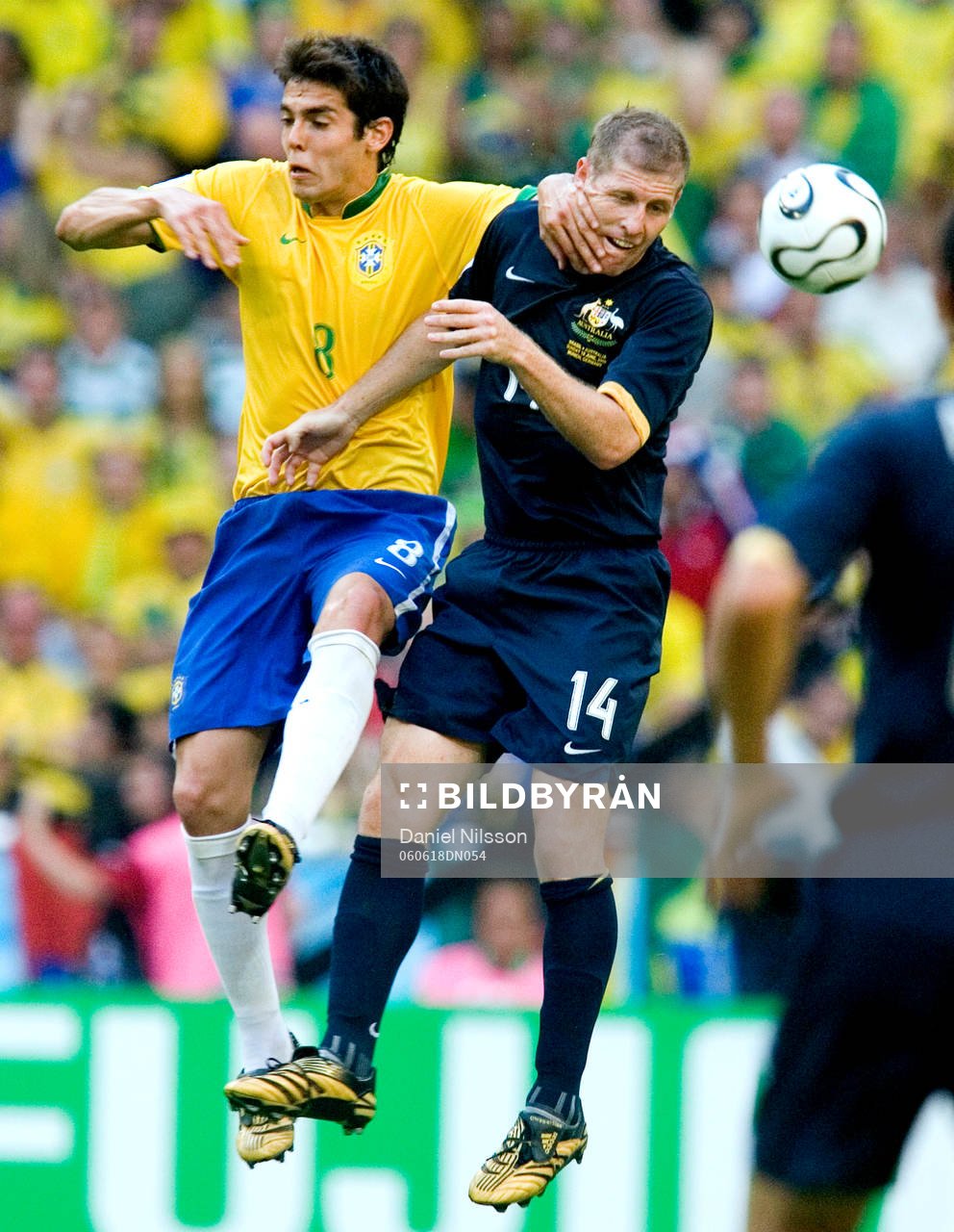  Kaka, Brasilien, jubel och Scott Chipperfield, Australien.