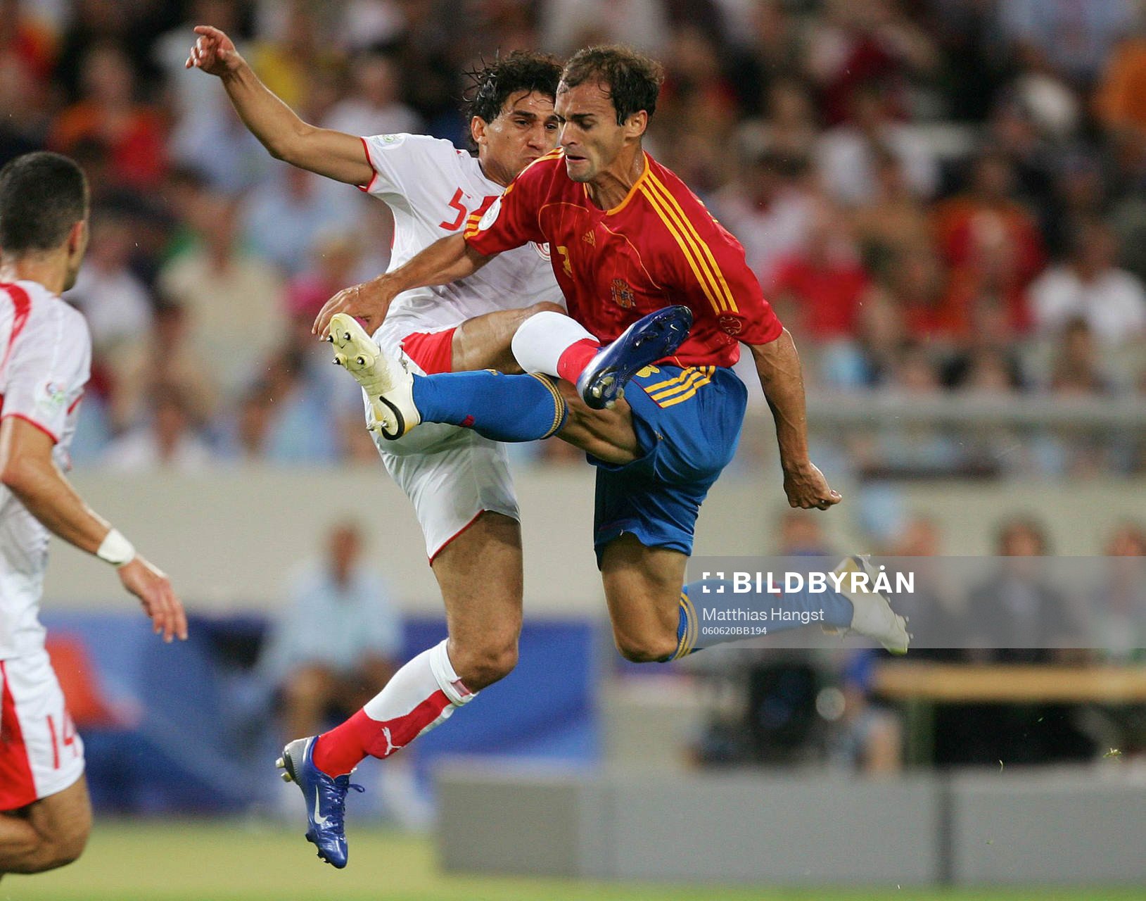 Mariano Pernia, Spanien och Zied Jaziri, Tunisien