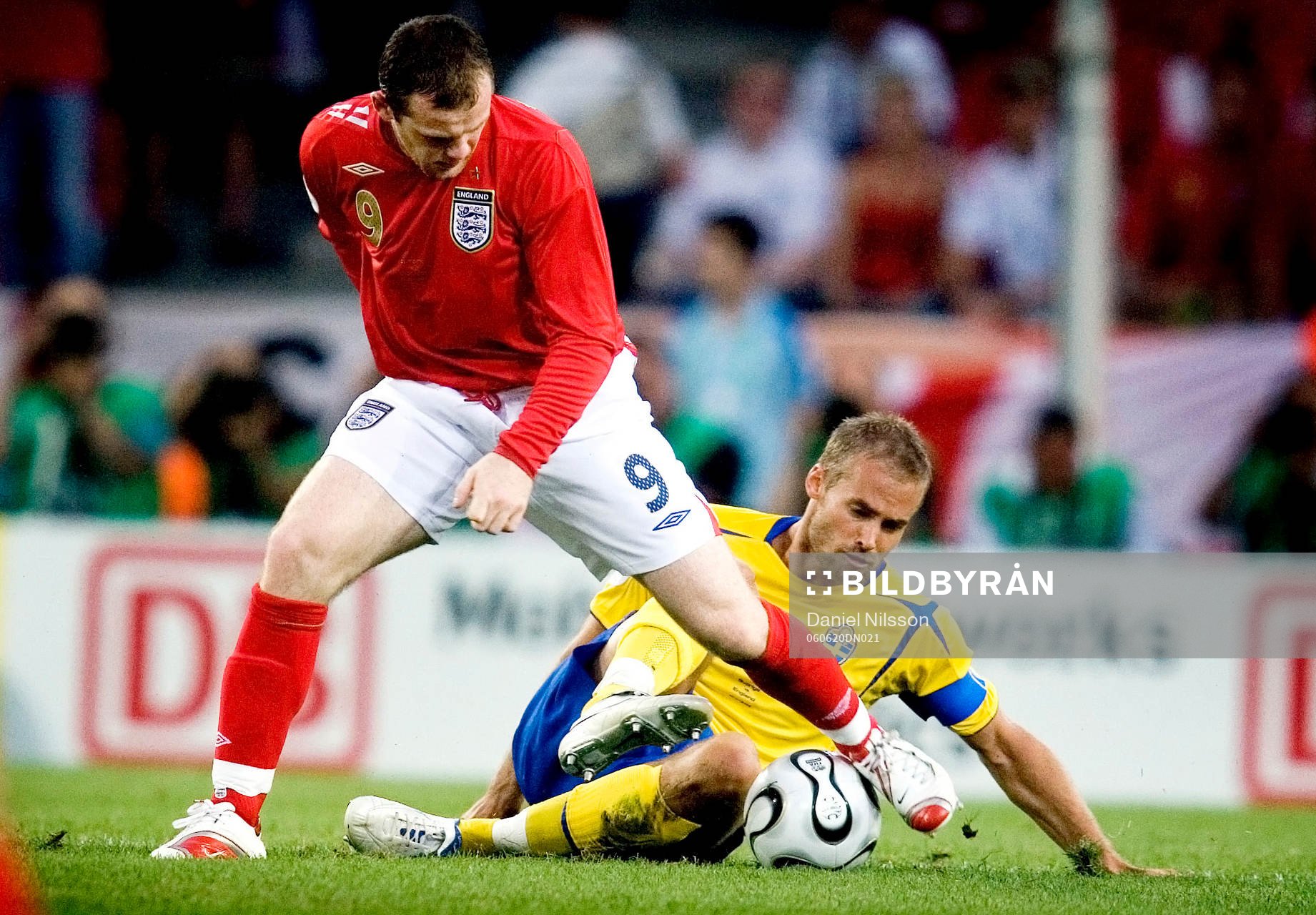 Olof Mellberg, Sverige och Wayne Rooney, England