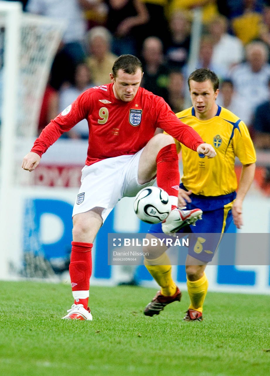 Wayne Rooney, England och Tobias Linderoth, Sverige