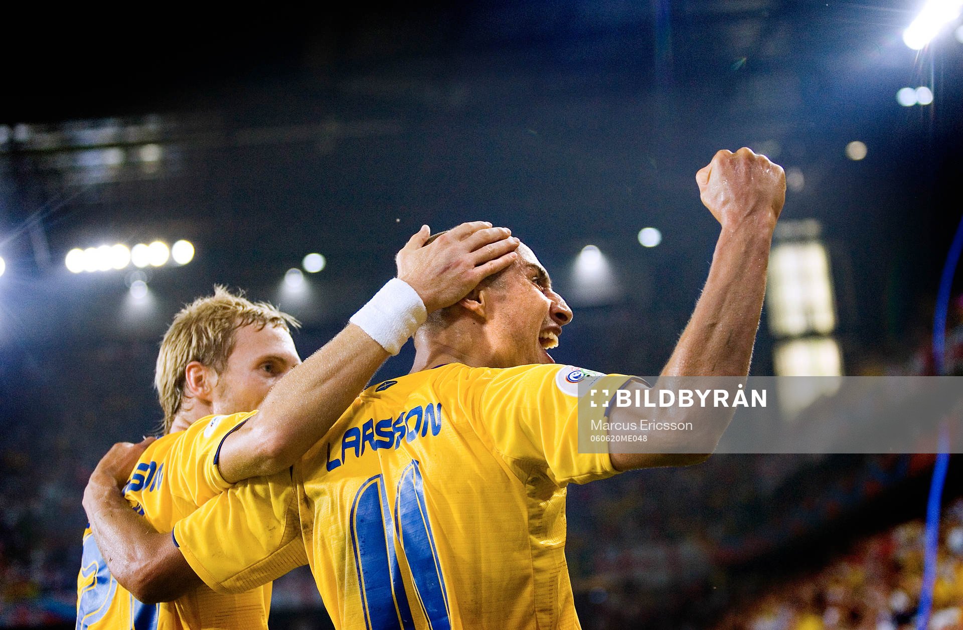 Henrik Larsson och  Christian Wilhelmsson. Jubel