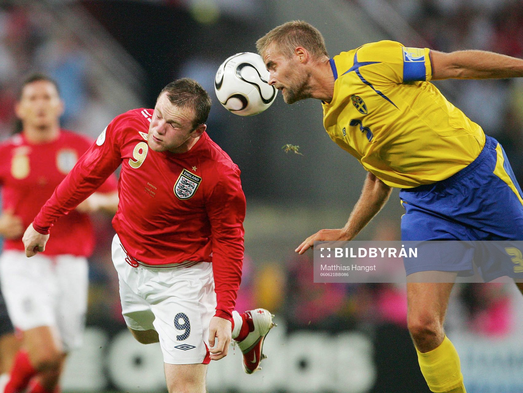 Wayne Rooney, England och Olof Mellberg, Sverige