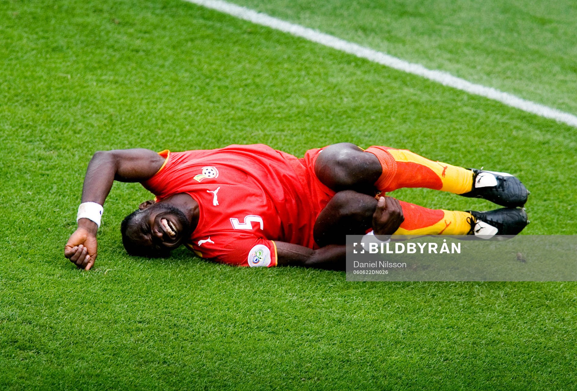 Fotboll, VM 2006, John Mensah, Ghana, skada, ont, tackling