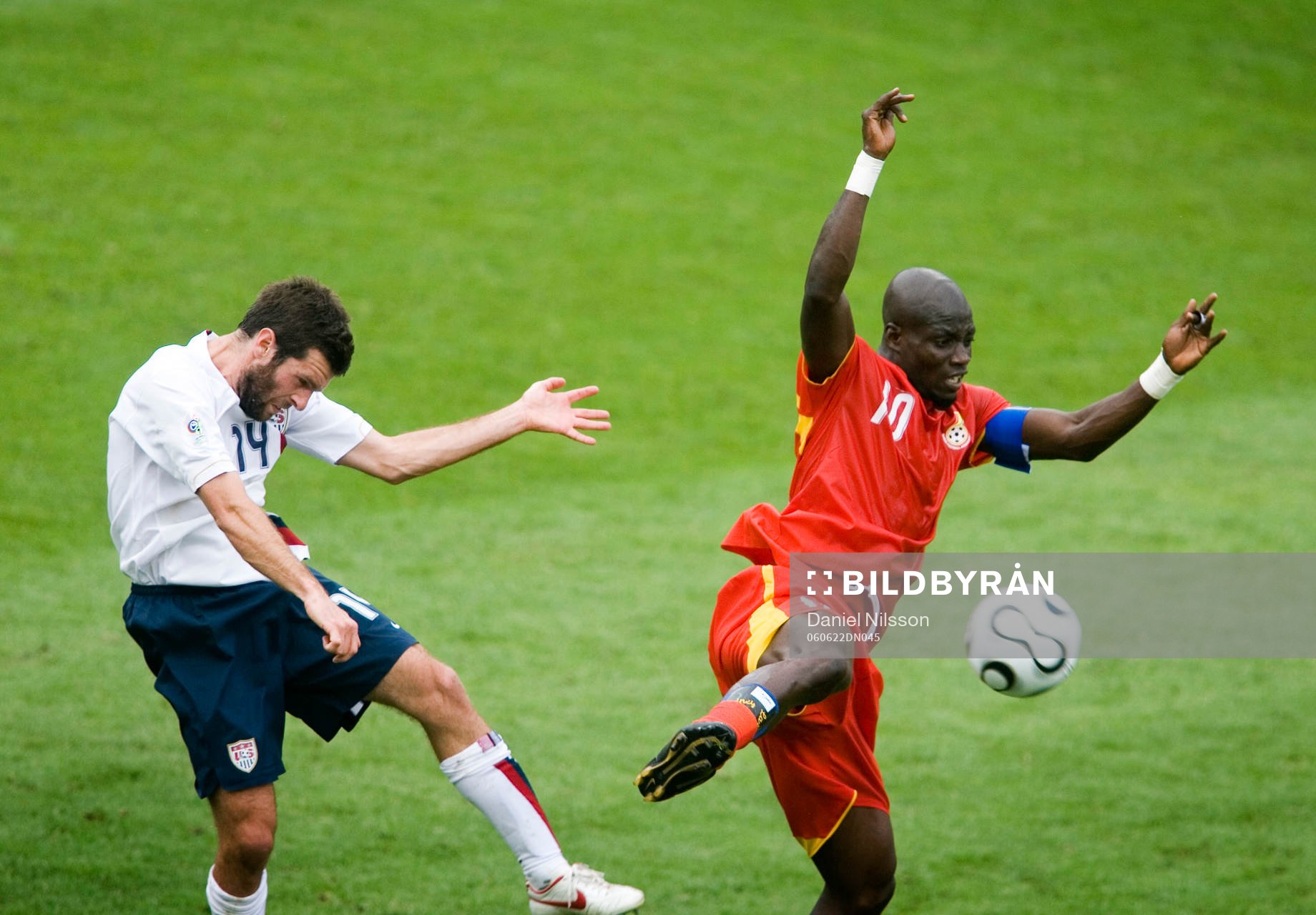 Ben Olsen, USA och Stephen Appiah, Ghana