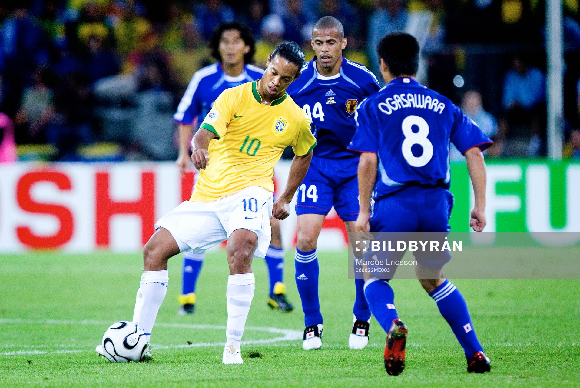 Ronaldinho, Brasilien och Alessandro Santos, Mitsuo