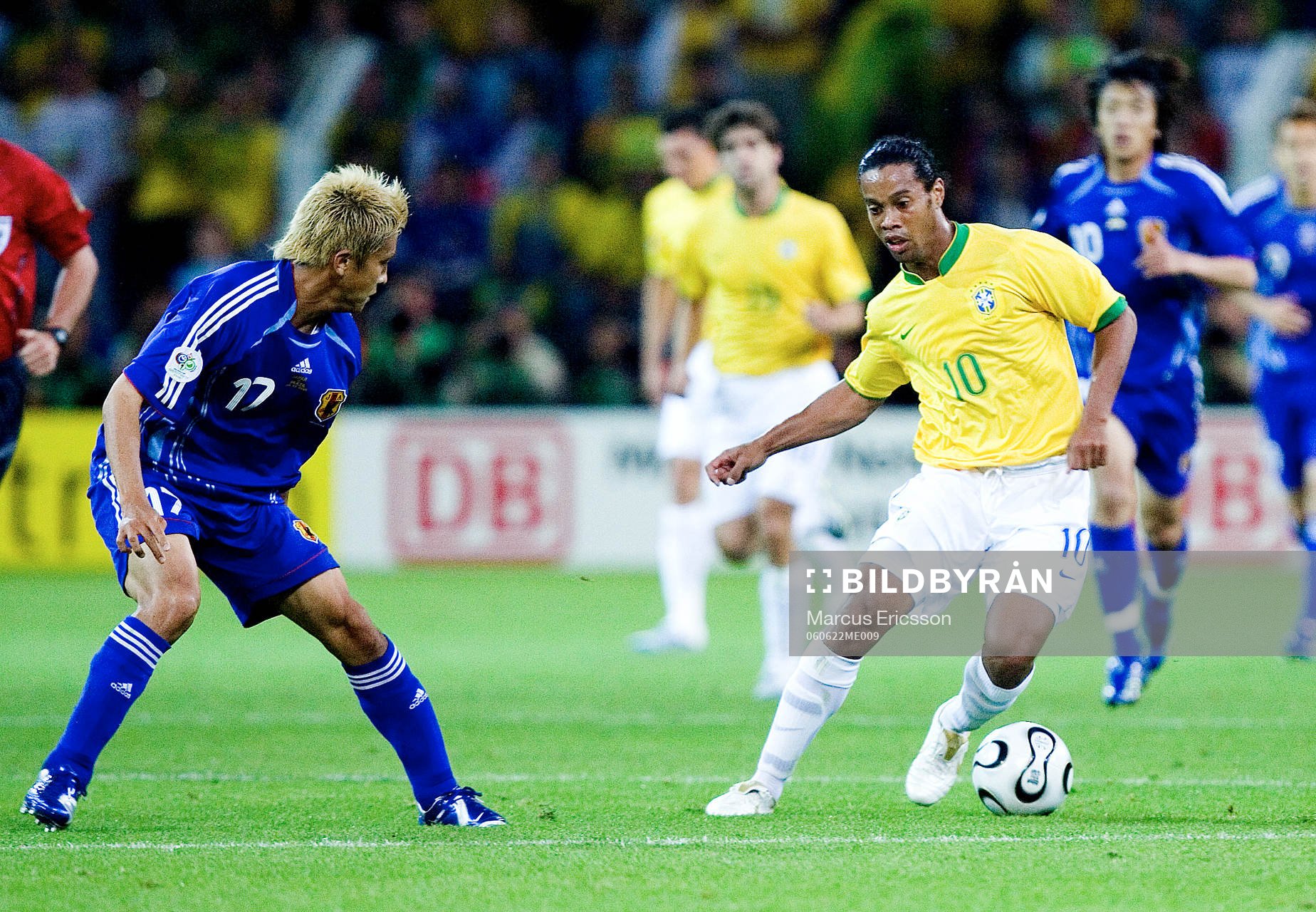 Junichi Inamoto, Japan och Ronaldinho, Brasilien