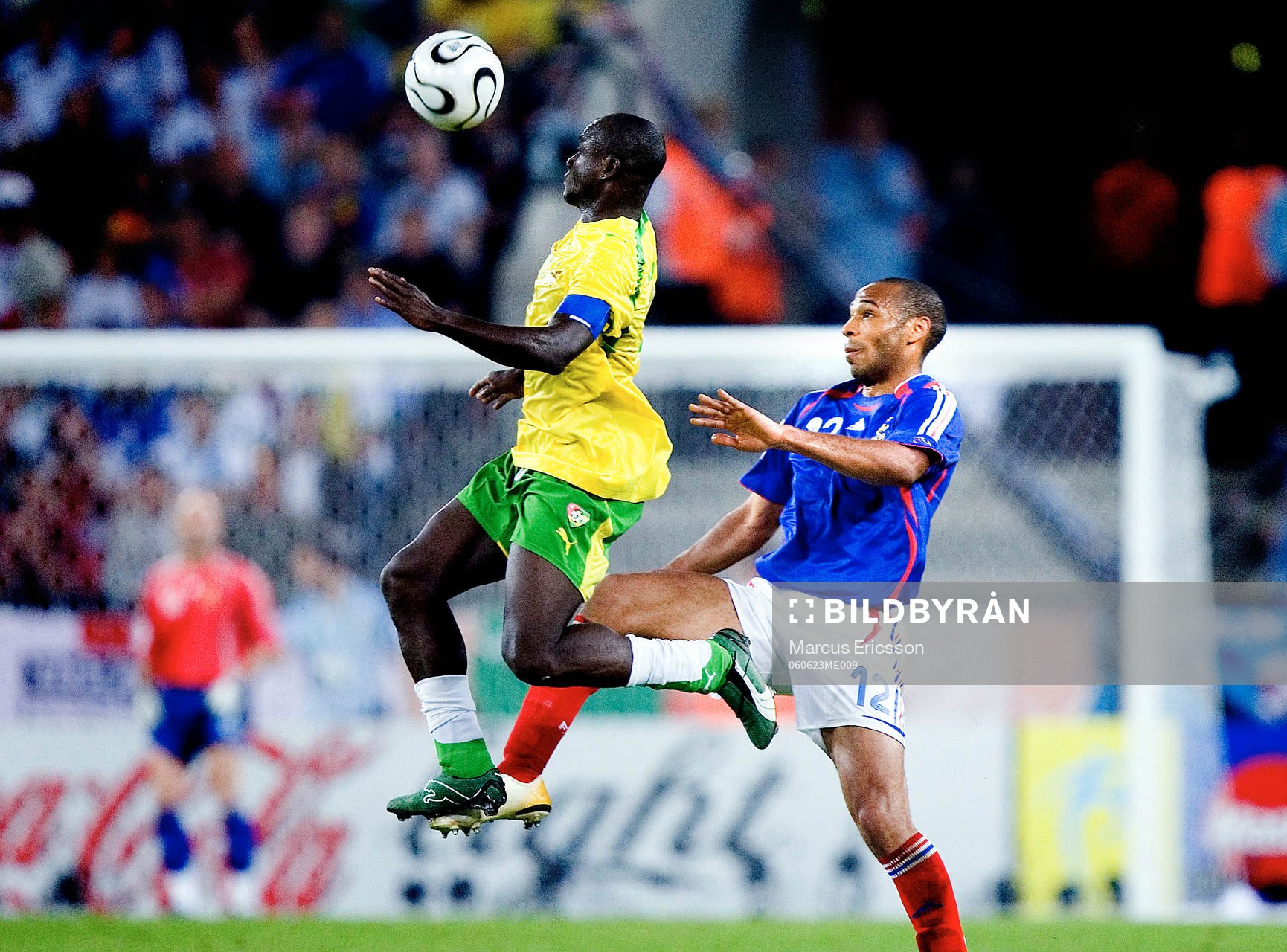 Jean-Paul Abalo, Togo snor bollen framför nosen på