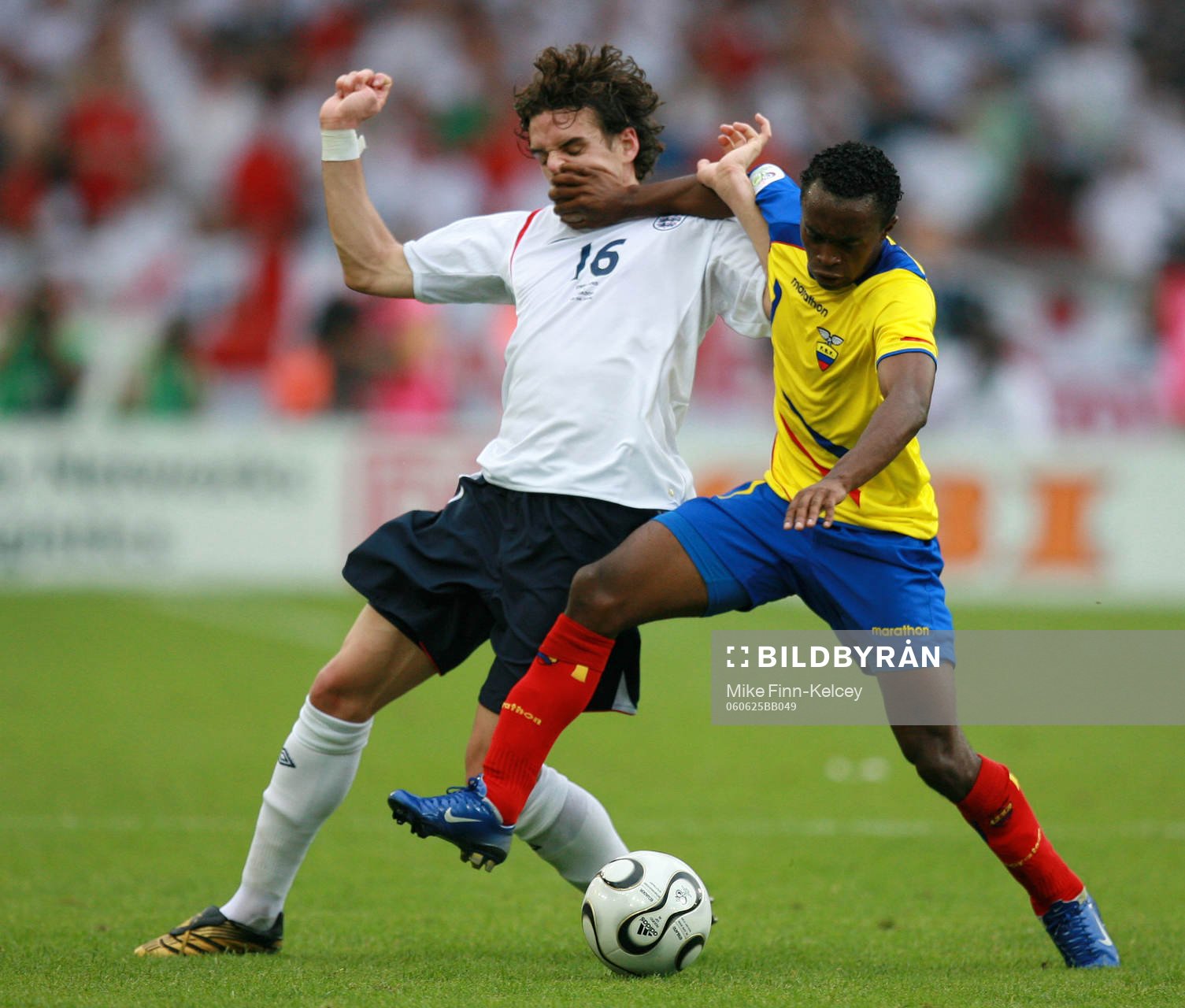 Owen Hargreaves, England och Christian Lara, Ecuador