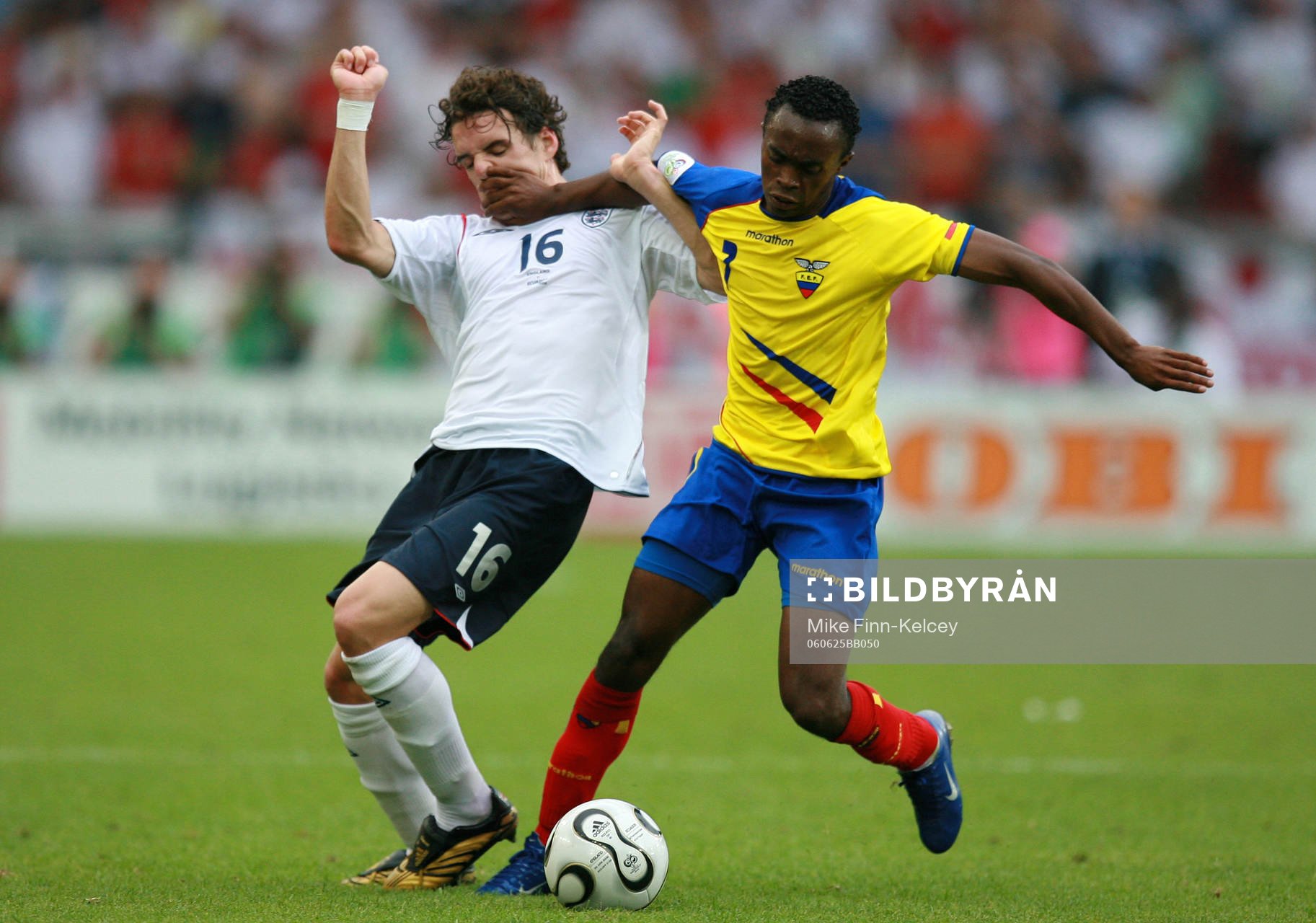 Owen Hargreaves, England och Christian Lara, Ecuador