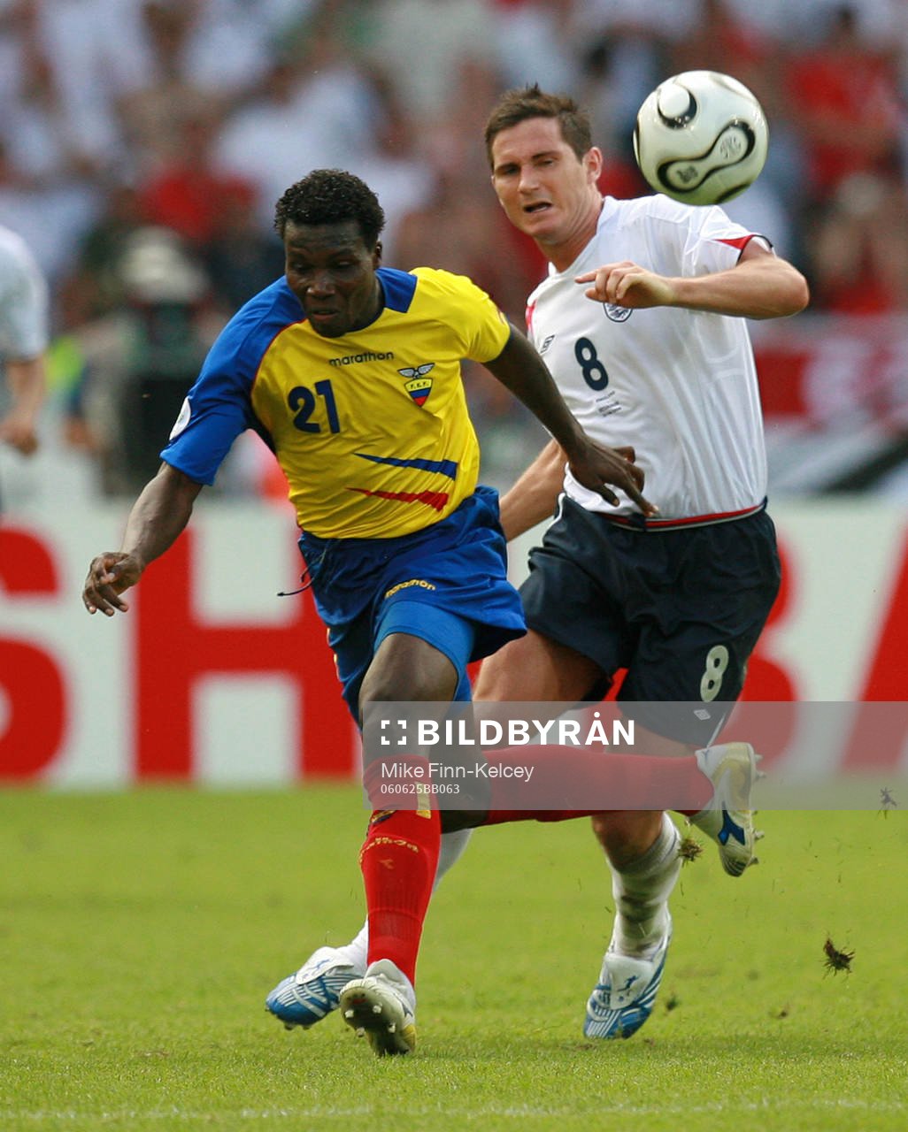 Frank Lampard, England och Carlos Tenorio, Ecuador