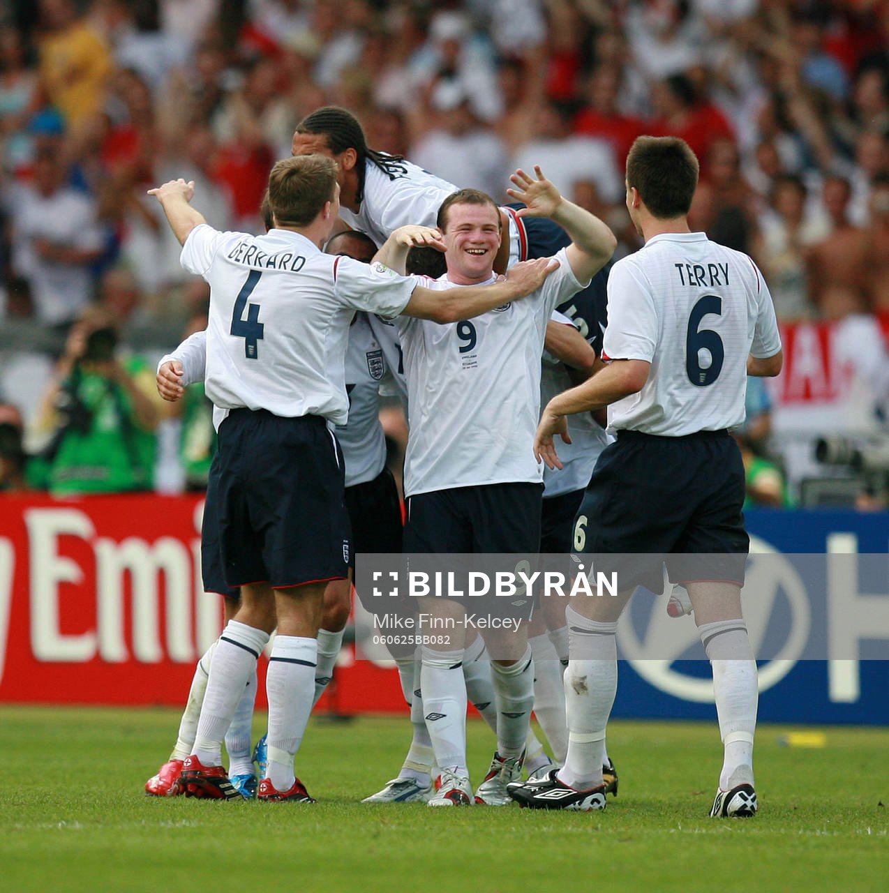 Steven Gerrard, Wayne Rooney och John Terry (jubel)
