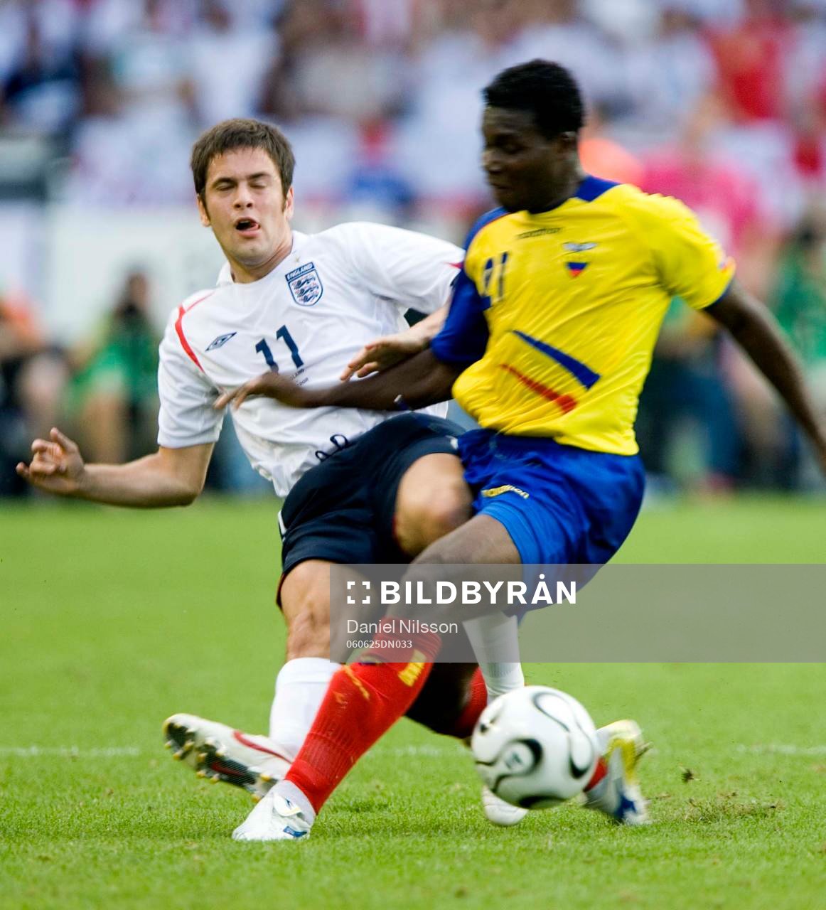 Joe Cole, England och Carlos Tenorio, Ecuador