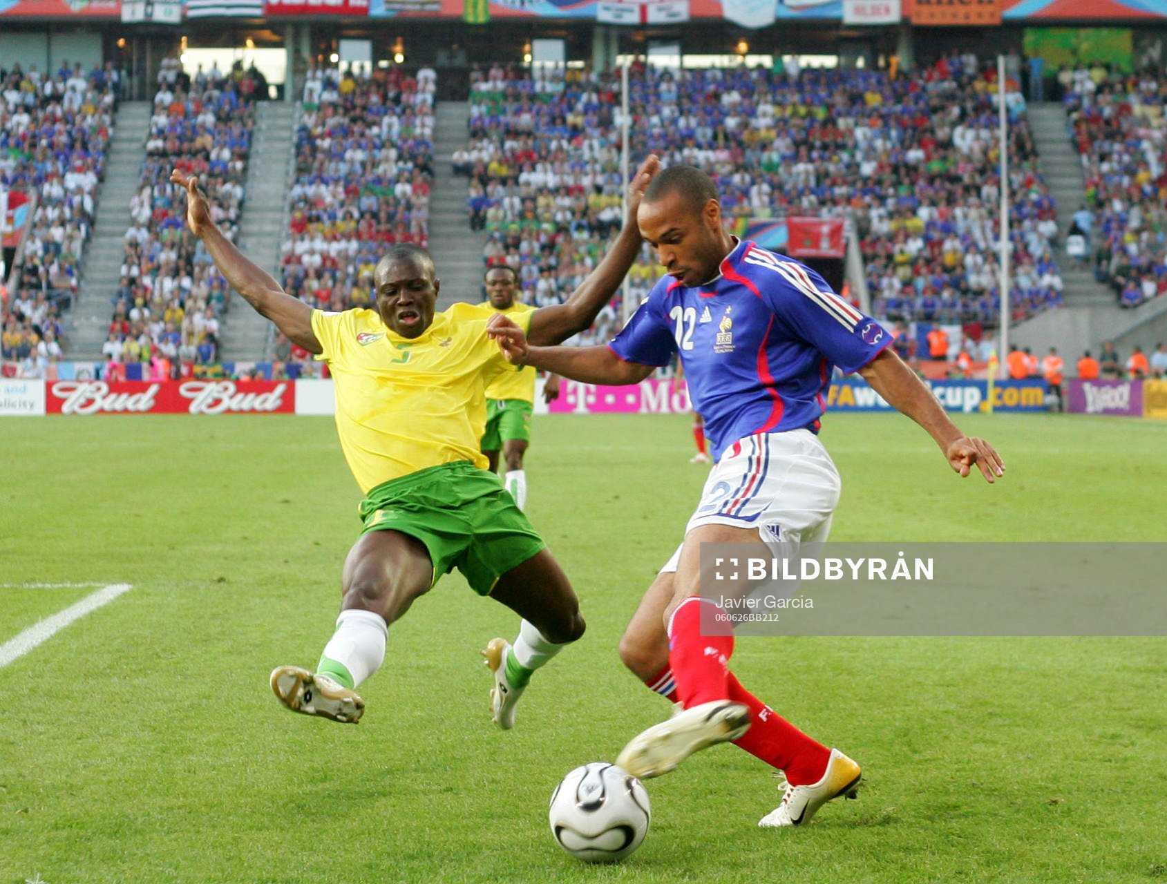 Thierry Henry, Frankrike och Massamasso Tchangai, Togo