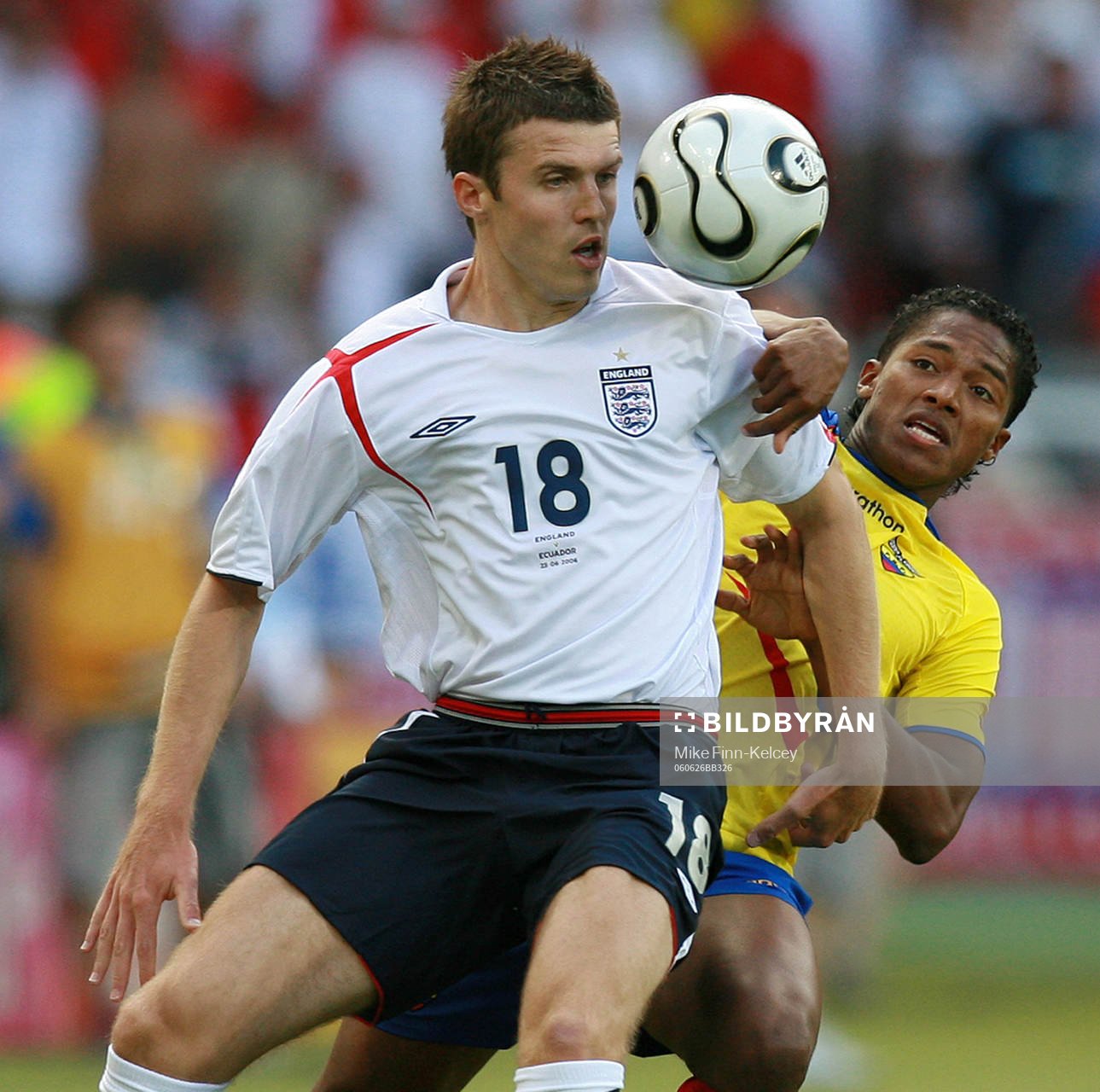 Michael Carrick, England och Luis Valencia, Ecuador