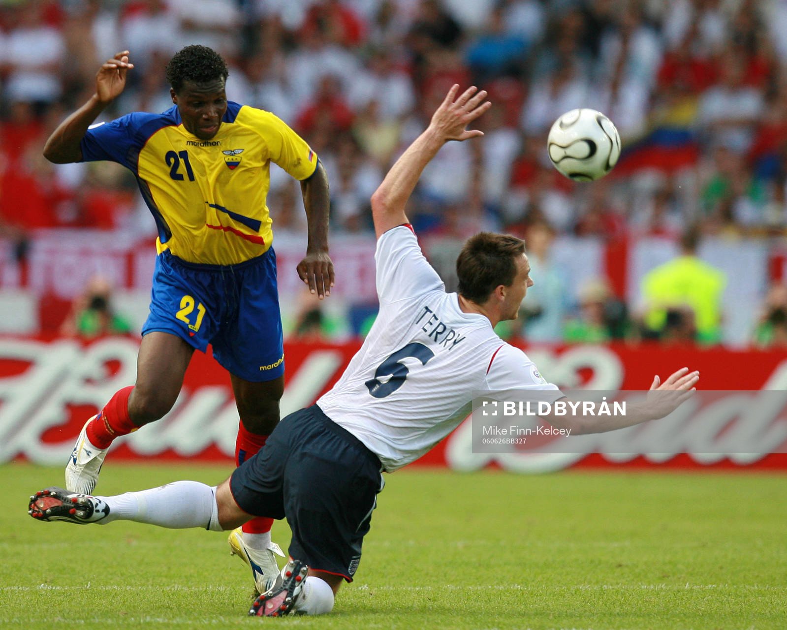 John Terry, England och Carlos Tenorio, Ecuador