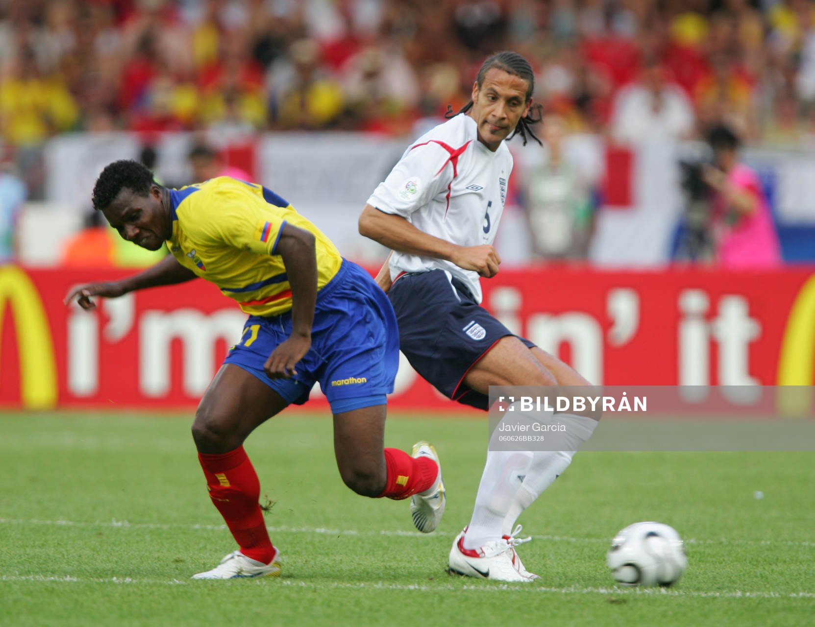 Rio Ferdinand, England och Carlos Tenorio, Ecuador