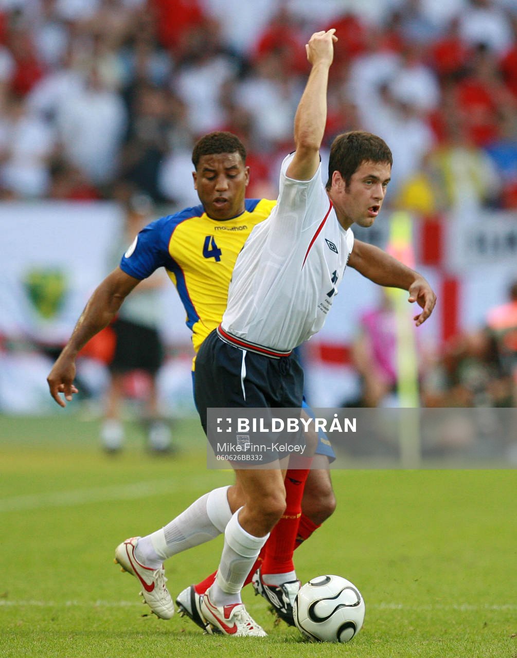 Joe Cole, England och Ulises De la Cruz, Ecuador