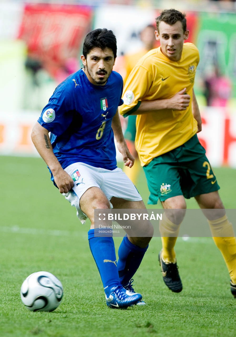  Gennaro Gattuso, Italien och Luke Wilkshire, Australien.