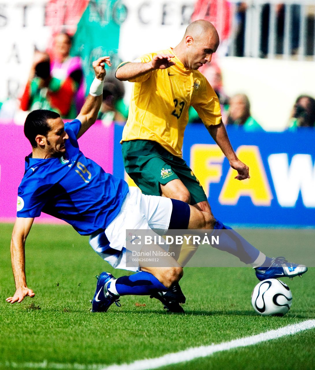  Gianluca Zambrotta, Italien och Marco Bresciano, Australien.