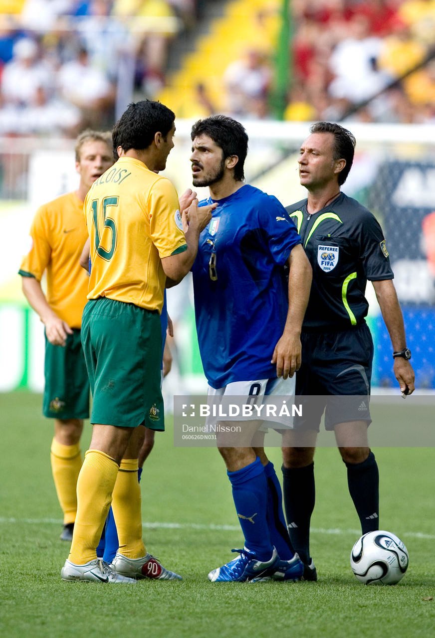  John Aloisi, Australien och Gennaro Gattusso, Italien. Luis Medina Cantalejo, domare från Spanien.